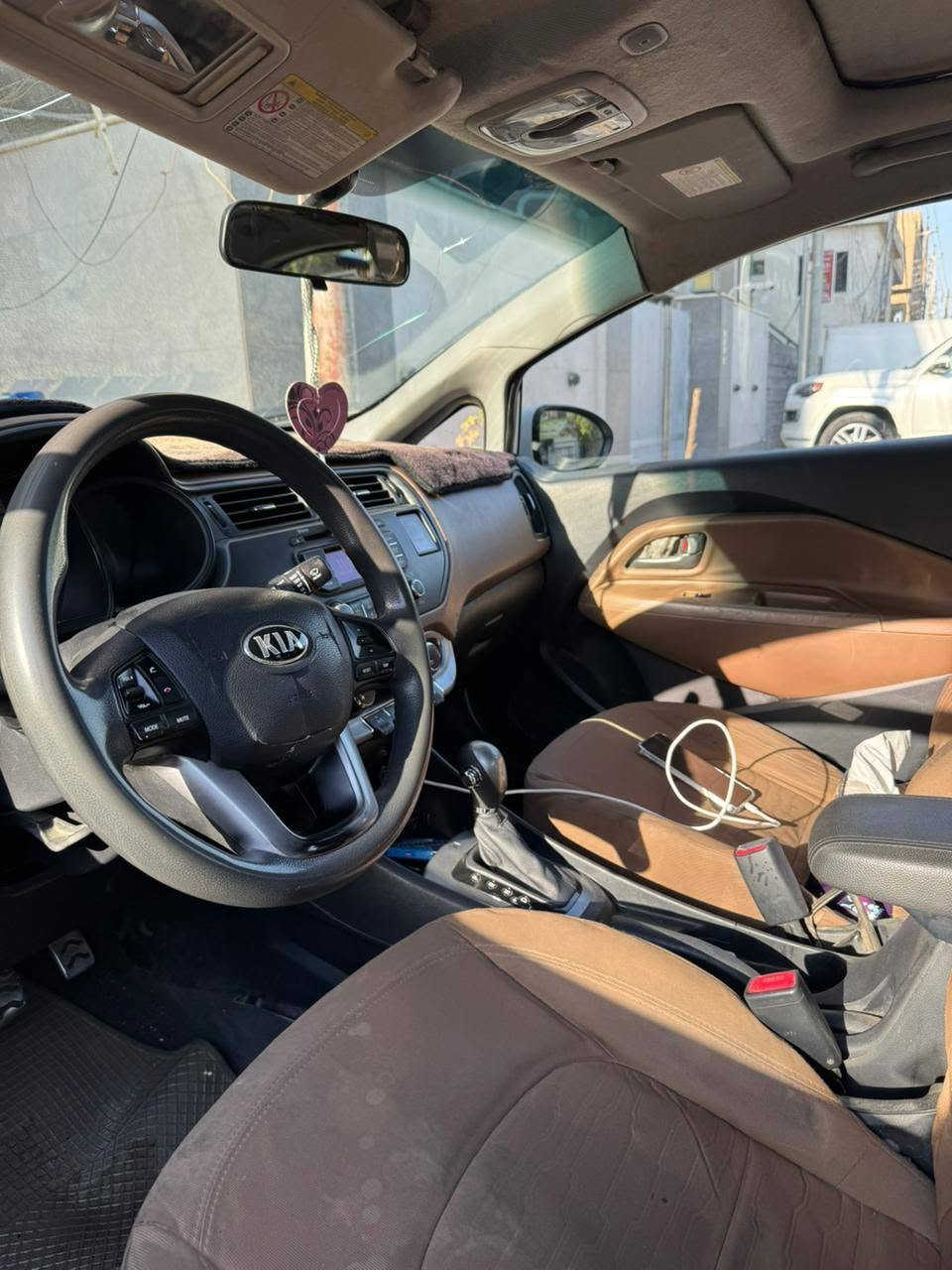 كيه ريو ٢٠١٤ خليجيه مكينه دوش ١٦٠٠
ماكني بغداد السيديـه جاهزه ترايك وين ميعجبك 
سعره ٦٨ مصبوغه عام 
*********** اتصل لمعرفه كل التفاصيل
