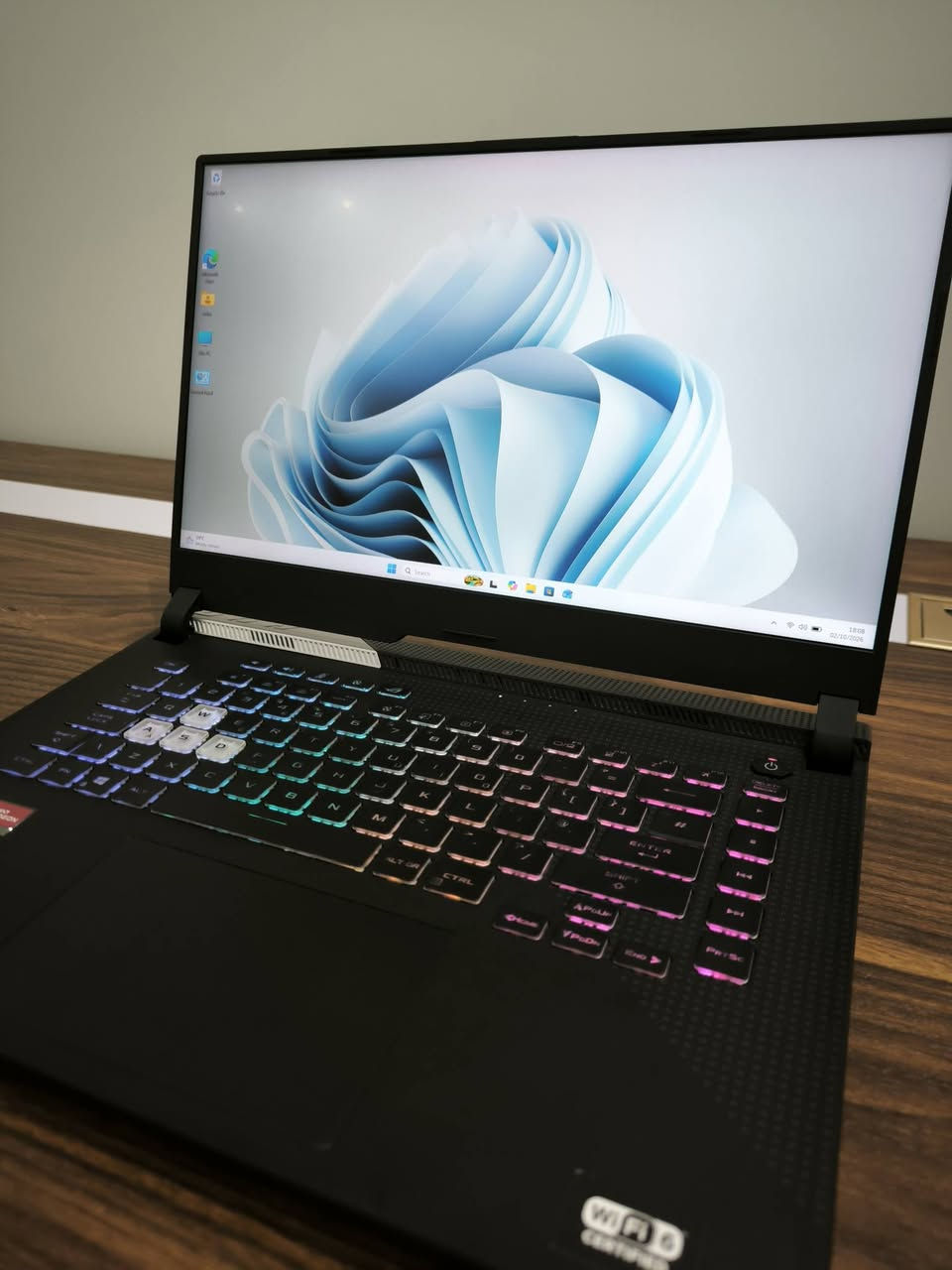Asus rog strix 
Ryzen 9 5900x
Ram 64gb 3200mhz
Rx 6800m 12gb 
Ssd 512 gb
Display 2k 165hz
السعر مليون و٥٧٠ الف 
للاستفسار ***********
