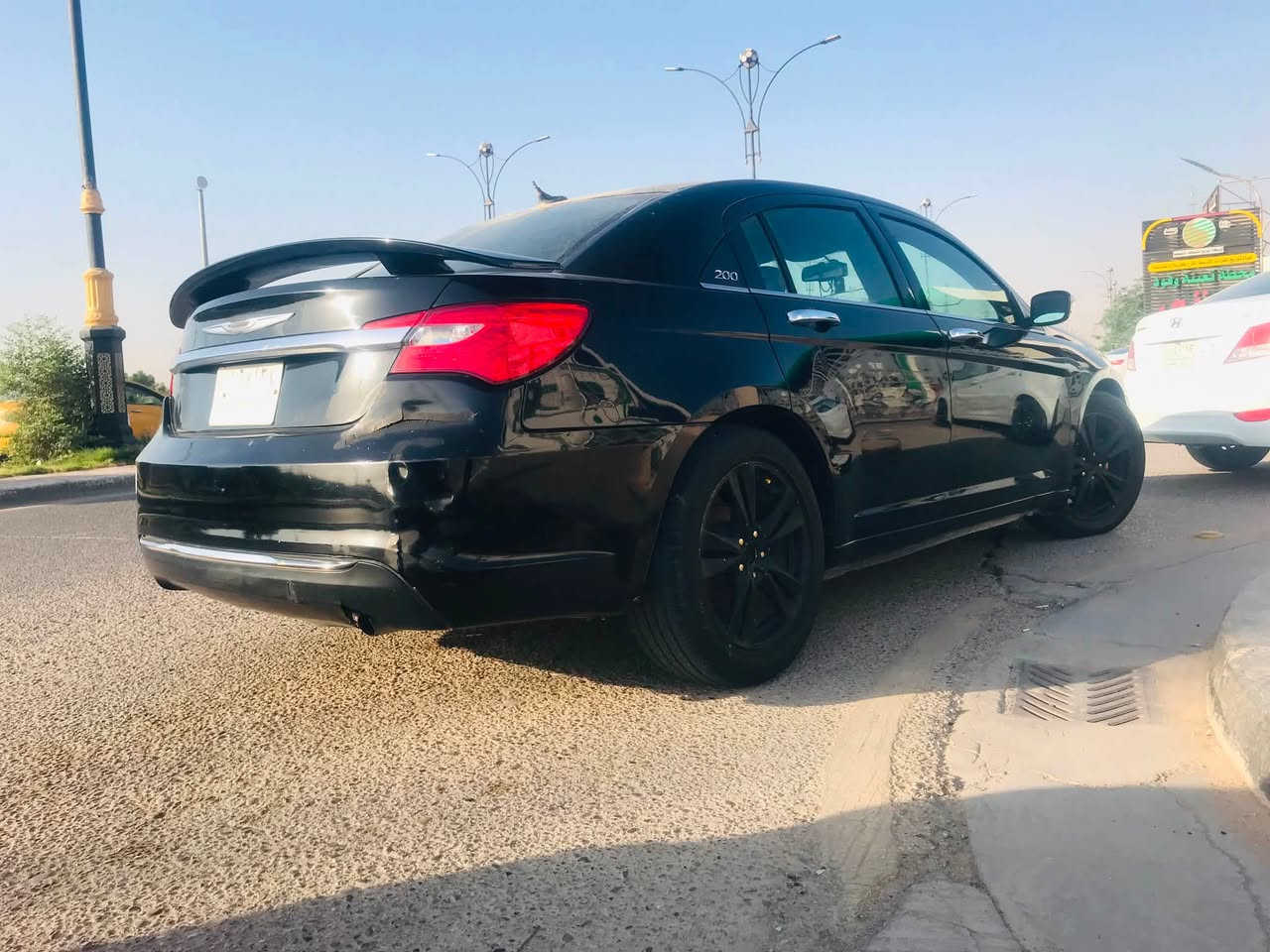 سلام عليكم للبيع كرايسلر C200 موديل 2012.      مكينه تنقص دهن وهسة كامت تحمه يعني مكينه كايييمه تجي تفحص بدي كير حداديه مكينه كايمة حداديه خلفيه جديده الأماميه عوزهة دبلات فقط 
المواصفات 
فتحه شاشه قلاب 
كشنات جلد 
تدفئة كشنات 
كشن السايق كهرباء 
كهربائيات شغاله 
راديتر شادلهة جديد مال يفصيخ 
عبوه كامله مال كصه 
كير كفاله كيرهة 6 نمره 
مكان كربلاء المقدسة 
الأستفسار ***********
السعر 55 وبيهة مجال قليل جداً

