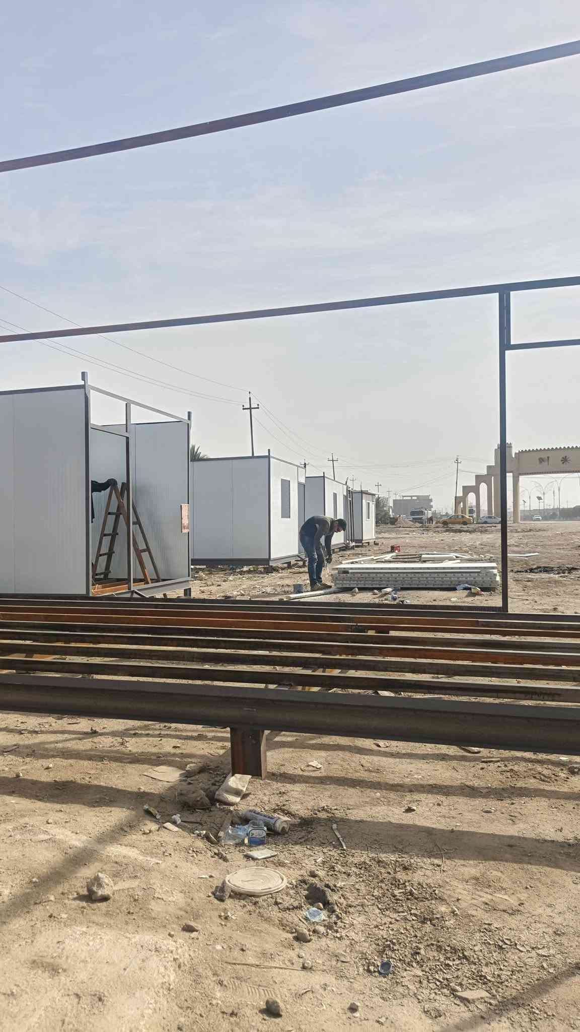 ***********
معمل كرفانات الفرات الهندسي 🏗️✨
لصناعة الكرفانات والمباني الجاهزة 🏢🛡️
​نوفر لك أحدث حلول البناء السريع والآمن بمواصفات هندسية متينة تناسب جميع الاحتياجات الشخصية والتجارية 🚀🔧.
​لماذا تختار الفرات الهندسي؟ 🌟
​🔥 عزل وأمان عالي: اعتماد أفضل المواد المقاومة للحريق والعوامل الجوية لضمان حماية قصوى.
​📐 تصاميم حسب الطلب: تنفيذ كافة الأبعاد والقياسات بدقة عالية للمنازل، المكاتب، والمشاريع الاستثمارية.
​🏗️ جاهزية كاملة: استعداد لتجهيز الشركات والمواقع الإنشائية بالحجم والعدد المطلوب.
​🚚 شحن وتثبيت: نوفر خدمة النقل والتركيب لمختلف محافظات العراق.
​💰 أسعار مناسبة: جودة ممتازة بأسعار منافسة مع عروض خاصة للمشاريع والكميات.
​📍 العنوان: العراق - بابل - أبي غرق
📞 للحجز والاستفسار (اتصال / واتساب):
📱 ***********
📱 ***********
​✨ رضاكم هو هدفنا الأول.. تواصل معنا اليوم لتحويل فكرتك إلى واقع آمن ومتقن! 🤝🤝
