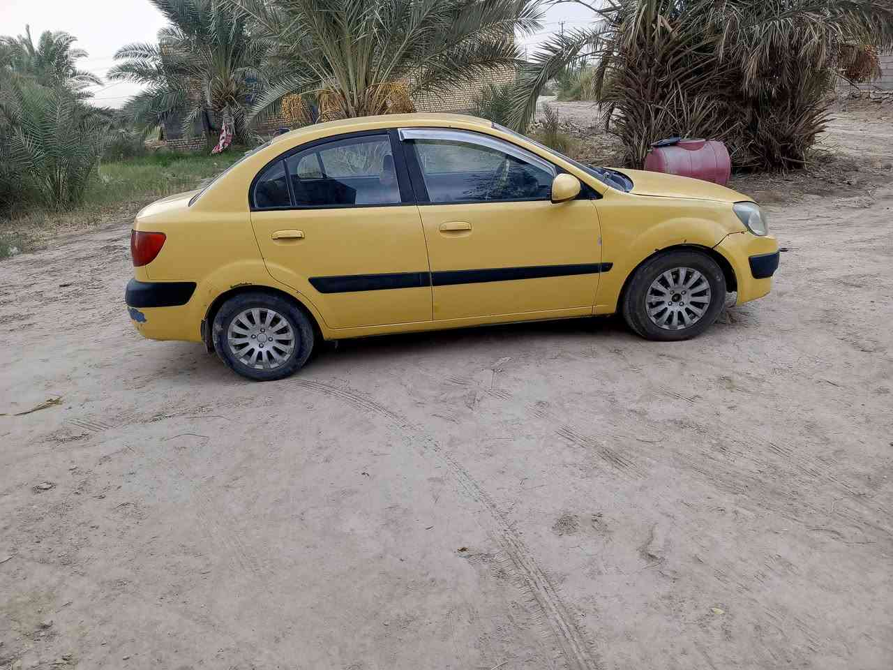 كيا ريو 2008 كير ومحرك وحداديه خير من الله نضاف نقصها بس التبريد واكف رقمها مثنى وسنويتها توه صقطت  شرط تحويل مكانها بالسماوة ***********
السعر 62 وبيها شويه مجال
