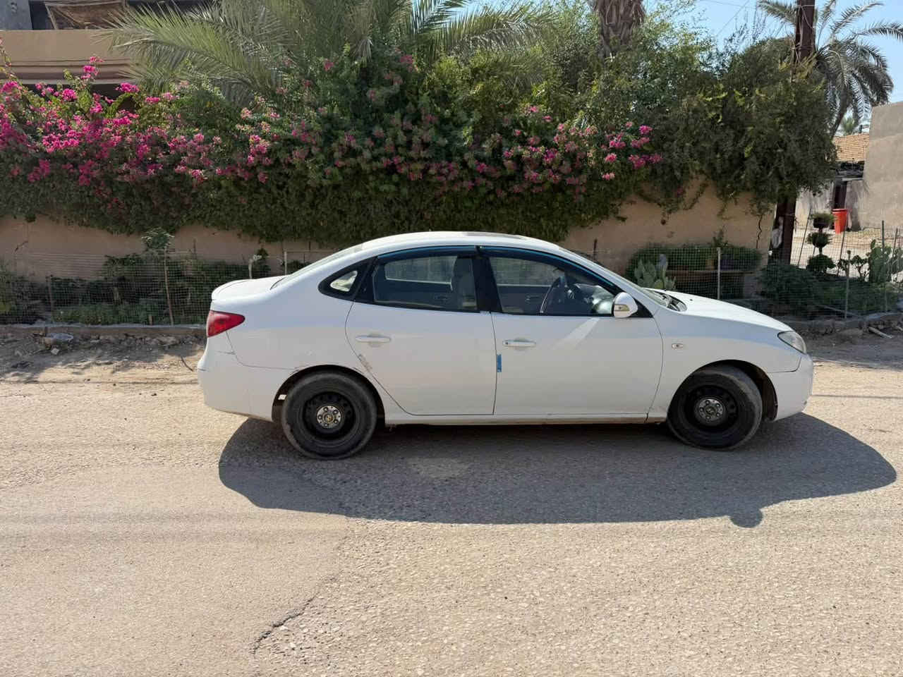 السلام عليكم

للبيع فقط بدون مراوس 

الانترا مديل 2010 

 كير مكفول تبريد ثلج 

مواصفات فول فتحه 

السياره 

رقم بغداد 

مكان السياره بابل  

للاستفسار هـ ***********  السعر74 وبيها مجال
