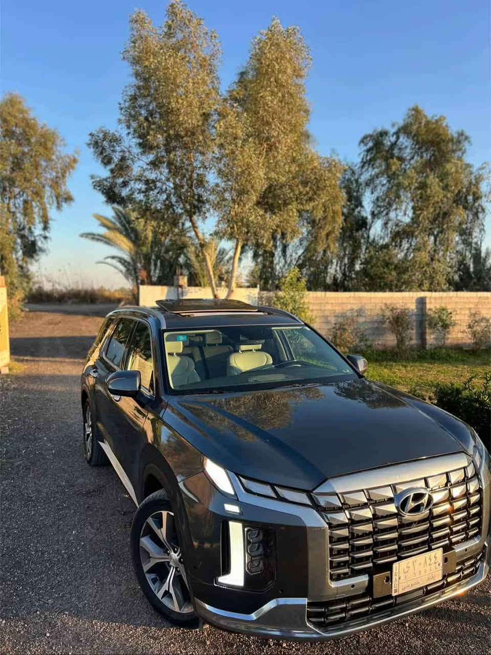 سلام عليكم للبيع او المراوس بلسايد 2022 فئة SEL
المحرك: محرك \(V6) سعة 3.8 لتر، مع ناقل حركة آوتوماتيكي ب 8 سرعات.المقاعد والراحة:مقاعد جلدية مع تدفئة في كل المقاعد.مقعد سائق كهربائي ب 10 اتجاهات مع ذاكرة مدمجة.التكنولوجيا والمعلومات الترفيهية:شاشة لمس كبيرة.نظام صوت متطور (مثل نظام الشحن اللاسلكي وواجهة USB).نظام ترفيهي متطور.السلامة والمساعدة على القيادة: كاميرا ورادارات محيطية (360 درجة). أجهزة استشعار اصطفاف أمامية وخلفية.نظام مراقبة النقاط العمياء.نظام التحذير من الاصطدام الأمامي. مساعد الحفاظ على المسار.مثبت السرعة الذكي. نظام التحذير من حركة المرور الخلفية. نظام المساعدة على الخروج الآمن.ميزات إضافية: فتحة سقف.وضعيات قيادة متعددة (مثل الثلج، الايكو، كومفورت، سبورت، سمارت).مصابيح LED أمامية.خاصية شفط الأبواب.

سيارة نظيفة جدآ وبلعافيه على الي ياخذها حادثها جاملغ ايمن فقط السعر $270 وبيها مجال رقمي للأستفسار اكثر ***********
