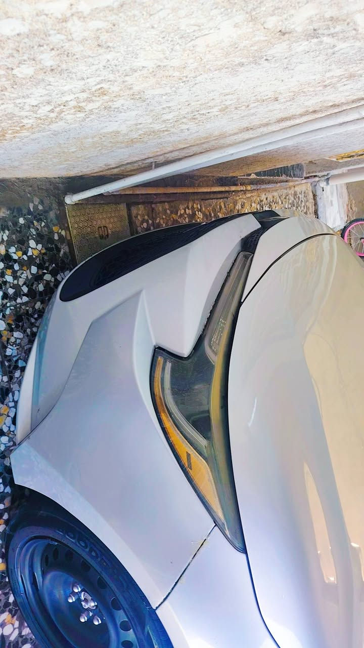 السلام عليكم كورلا ٢١  امريكي بانزين فقط ماشية ٤٣ ميل حادث جاملغ وبنيد بنيد مبدل اي نقص مابيه  السيارة Le للبيع او المراوس   نفس السعر السيارة سعرهة ١٣٠ مكانه بغداد رقمه ديالى معوقين     للعلم السيارة اي نقص مابيه مكانه بغداد والولد المعوق ثقة بعدله سنتين تفك  للتفاصيل خاص او ع هذا الرقم ***********
