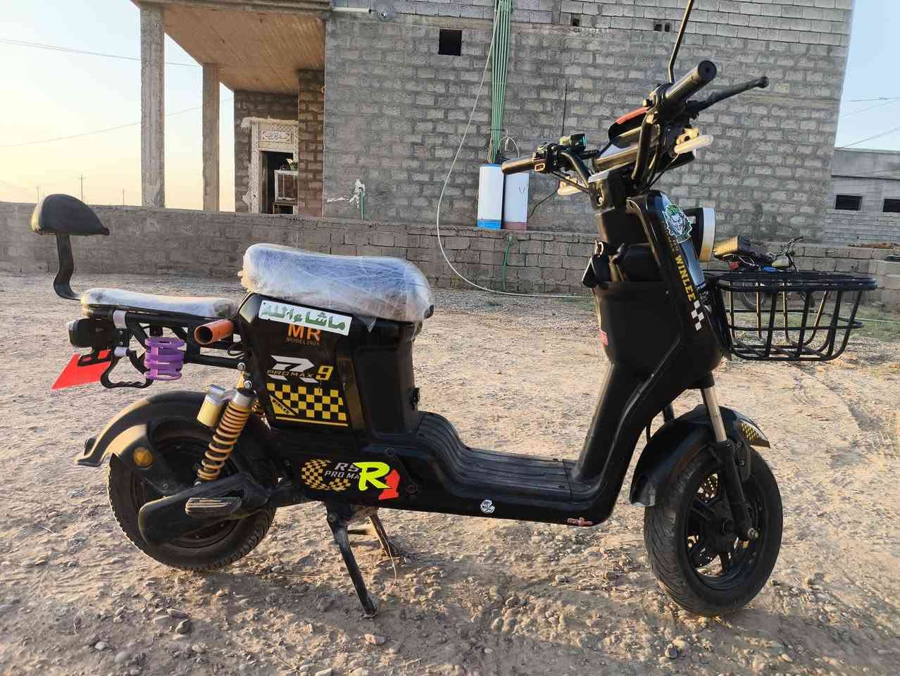 السلام عليكم موطور شحن R9 PRO MAX للبيع مايعوزو شي سرعه109 بطاريات32 امبير السعر 450 وبي مجال للطيبين الاستفسار على الرقم ***********
