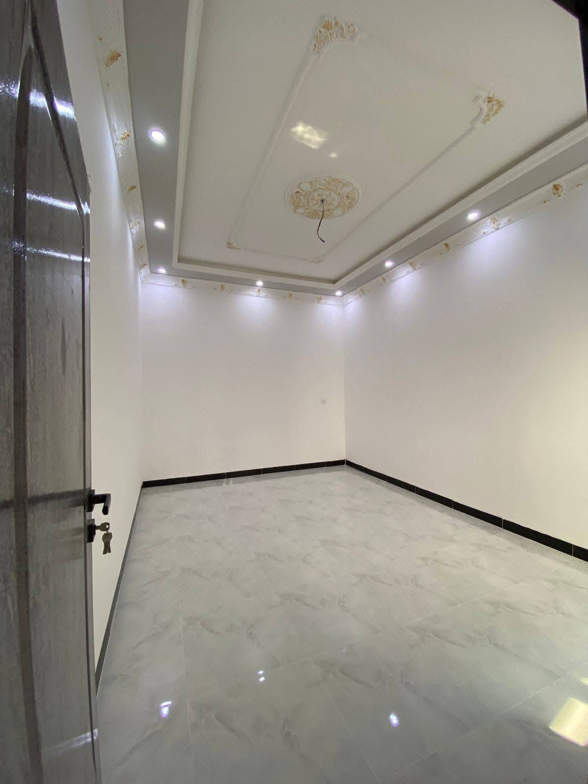 دار 🏠 للبيع
مساحه 150متر 
تكريت الديوم التصنيع 
للاستفسار لاتصال
***********
