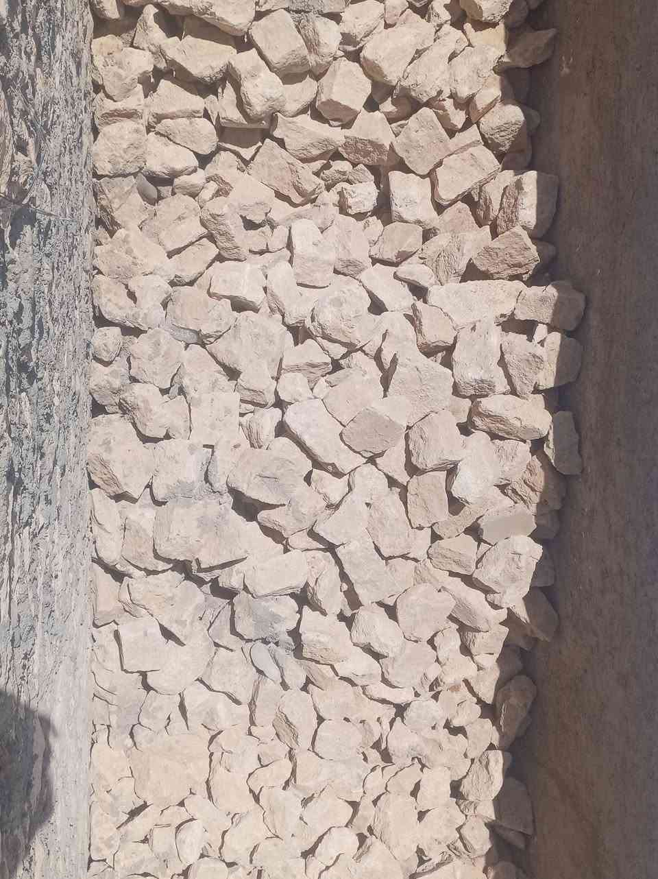 من رخصت ادمن يوجد حجر مكسر مال جزيره ال بيع ***********
