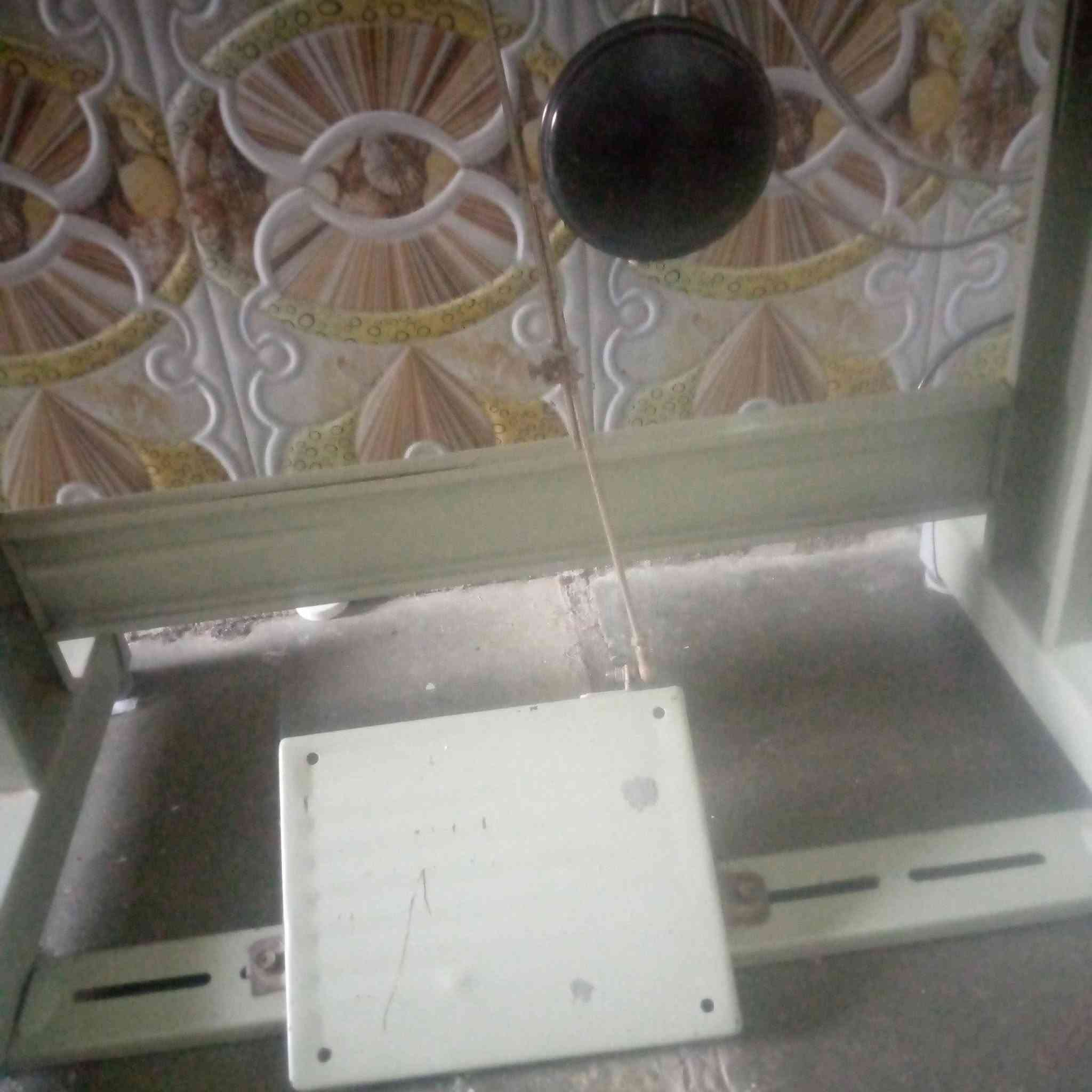 السلام عليكم مكينة صناعية للبيع من نوع برذر و الله المكينة وردة وخياطها حلو بس محتاجه فلوسها و اريد أبيعها السعر 250 وبيها مجال بسيط للشراي الرقم:***********
