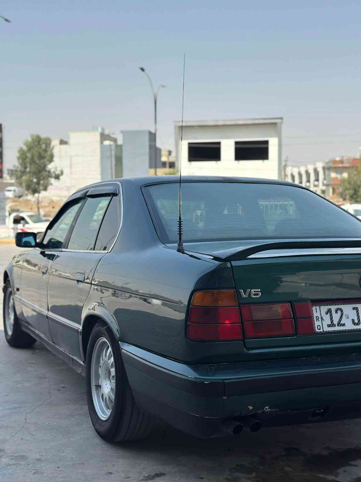 1992 Bmw 525  اصل وفصل وبليته 
محرك كبس 
كير رياضي 
اكسل رياضي
محرك وكير شرط
صبغ عام تبريد شغال 
لايت زينون 
سيارة صافيه دمعه 
كهربائيات شغاله سياره جاهزه 
شرط تحويل هزه جديده سنويه لل ٣١ 
رقم نينوى انكليزي 
السعر ٥٢ وبيها مجال 
***********
***********
