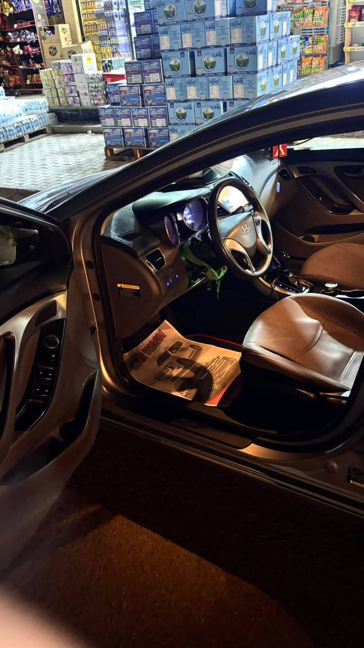 🚘 للبيع هيونداي إلنترا 2016
▫️ الموديل: 2016
▫️ المحرك: 1800
▫️ الكير: أوتوماتيك
▫️ الممشى: 89 ألف مايل
▫️ وارد أمريكي 🇺🇸
▫️ السيارة بدون حادث
▫️ بيها طگّة بسيطة بباب السايق
▫️ البنيد مصبوغ بس ما مبدّل
▫️ الإيرباغات كاملة ✅
▫️ تخم تايرات جديد 🛞
▫️ صدر أمامي وخلفي جديد
▫️ السيارة كاملة وجاهزة للاستخدام
💰 السعر: 105 ورقة
📍 بغداد
📞 ***********
