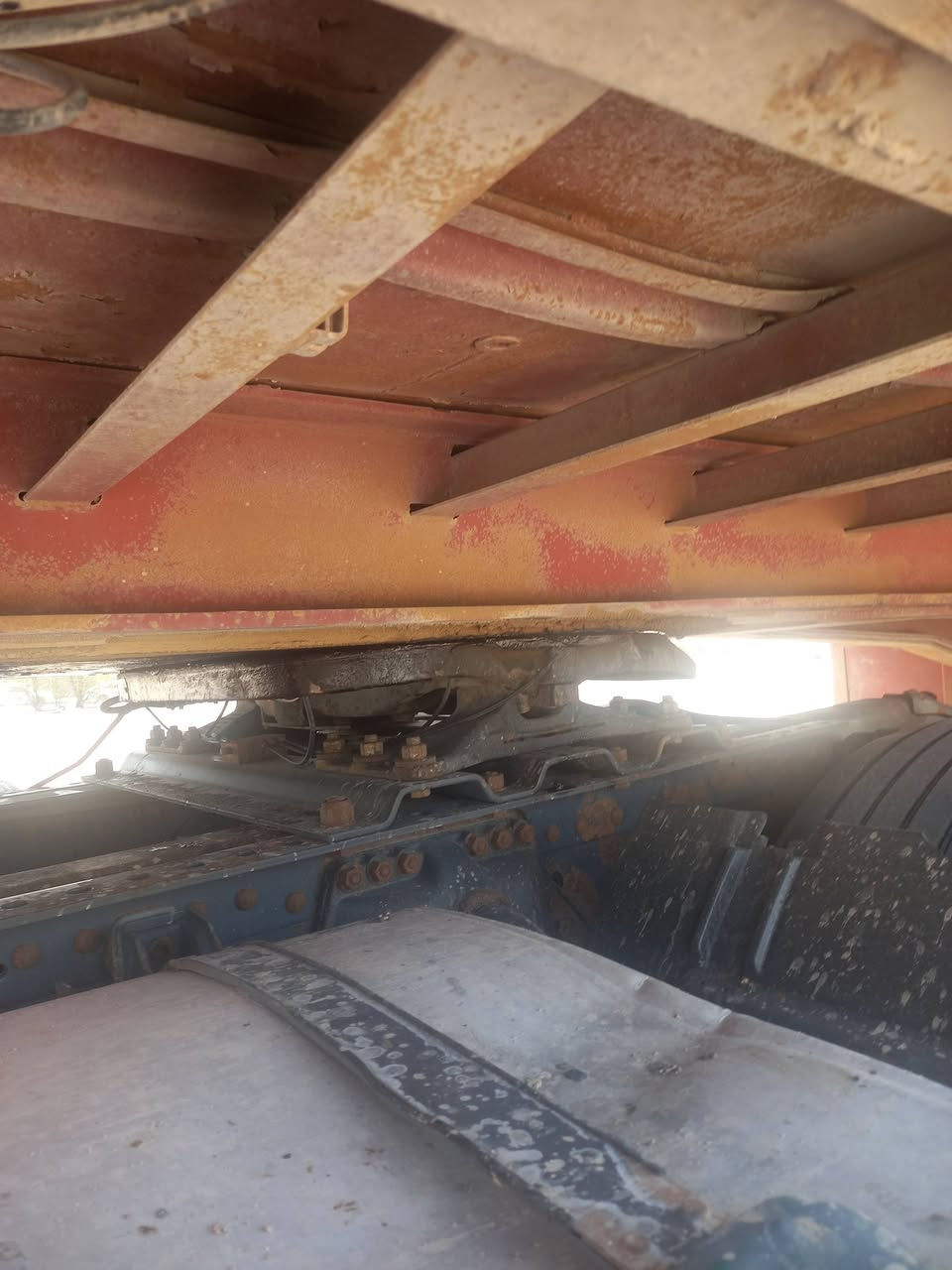 سلام عليكم  عربانه جناب اربع دناكير جناب متحرك رتفاع متر معه تعلاوات طول 13 و60 تخم تاير ثنين وعشرين ونص حته رفاع متخمه عربانه جاهزه كهربائيات كل اموره جاهزه سعر95 وبيه مجال قليل مكان البصره رقمي***********
