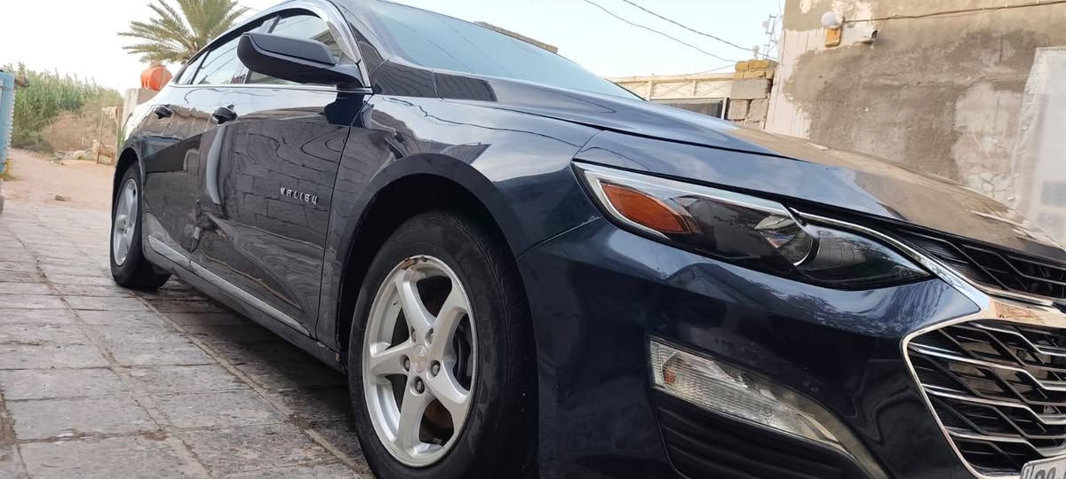 السلام عليكم ربي يحفظكم جميعا ماليبو 2018 LT 1500 آل تي فول مواصفات عدا الفتحه تحكم ستيرن جهتين أربع ابواب بصمه تشغيل بصمه جنطه بصمه شاشة كار بلي بلاد تربط الموبايل وتصفح من الشاشة حادثهه أمريكا فقط دعاميه وبالعراق جاملغ الايمن الكدام بدون اي دواخل وهواي مواصفات بعد للي ميعرف بيهن حدادي 80% اخوان ربي يحفظكم لاتكسرون بحلالي تجي تكلب تقتنع  وتشوف بعينك وبلخير عليك وبأسمنه  السعر 85 وبيهه حك الجيه ***********
