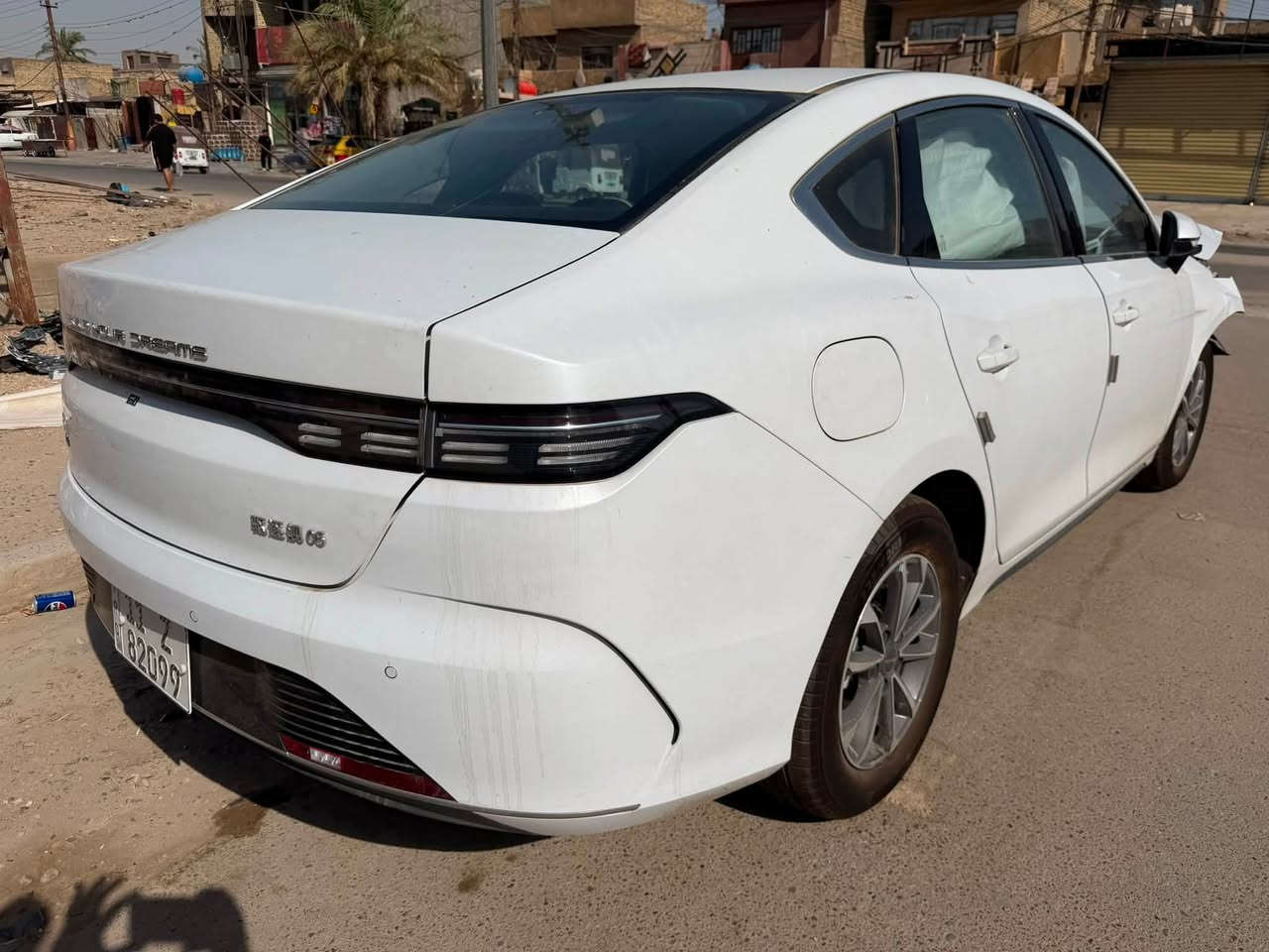 السلام عليكم بي واي دي 2025 دستروير رقم بغداد بأسمي بعدهة زيرو بيهة حادث السعر 13 مليون العنوان بغداد الدوره 
***********
