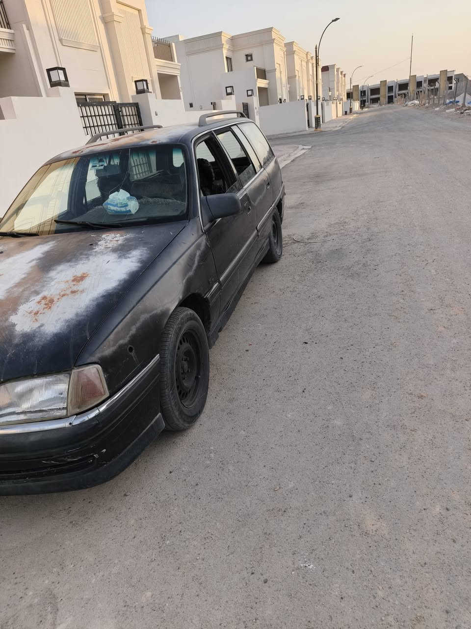 السلام عليكم أوبل أوميكا ستيشن للبيع كير محرك شرط جدد كشر شوفت عينك صدر فوك النص عمر تايرات نظيفه السعر 18 ورقه قفل***********

