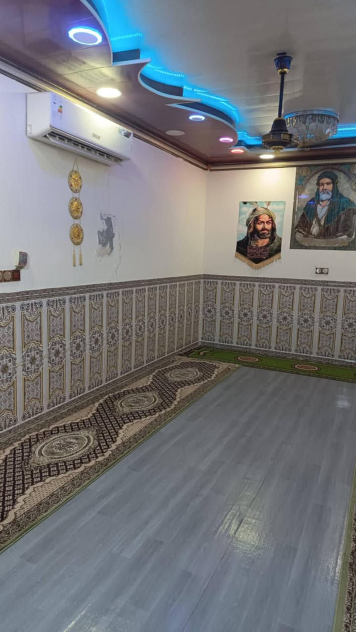 دار للبيع الرميثه أبو صريفه
نزلت ال بيده مساحه 750متر
طابو زراعي سند25اسهم 
للاستفسار الاتصال على الرقم الموجود 
***********
