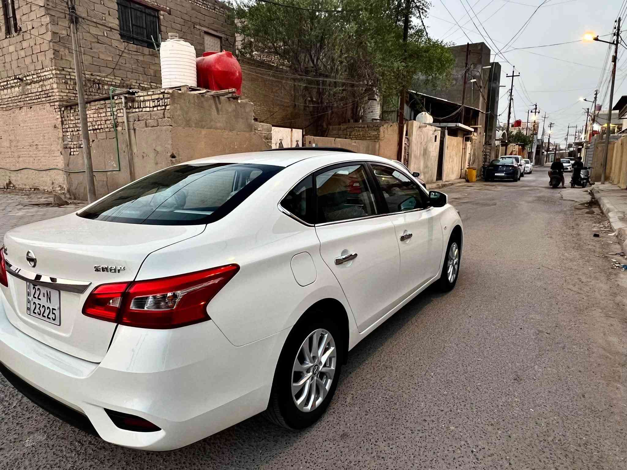 نيسان سنترى موديل ٢٥ 
فول مواصفات 
داخل بيجي
سياره زيرو ماشيه ٢٠٠٠ فقط
أربيل بسم شركه تحويل أو وكاله
كفاله عامه من كلشي من الرصعه والزلغ يعني كسر كارتون بعدها بحاله الوكاله
السعر ١٤٠
تلفون ***********
العنوان البصره الابله
