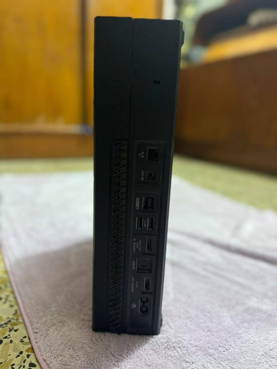 سلام عليكم 
اكسبوكس وأن فات 500gb للبيع وي جوستكين واحد مابيه شي والثاني يحتاج تصليح بسيط دكم السعر 140 وبيه مجال 
ملاحظه الجهاز نظيف وغير مفتوح نهائيا 
رقمي ***********

