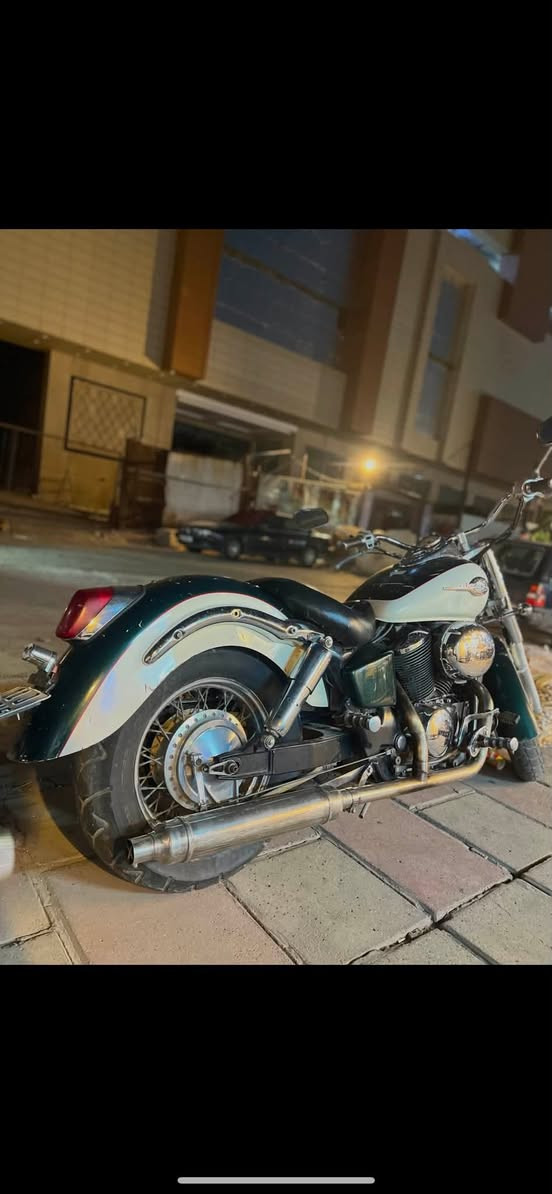 السلام عليكم دراجه للبيع هارلي محرك400cc رقم بغداد بأسمي تحويل ثاني يوم  بغداد الجديده  سعر الدراجه ب26 وبيه مجال رقم الهاتف (***********)
