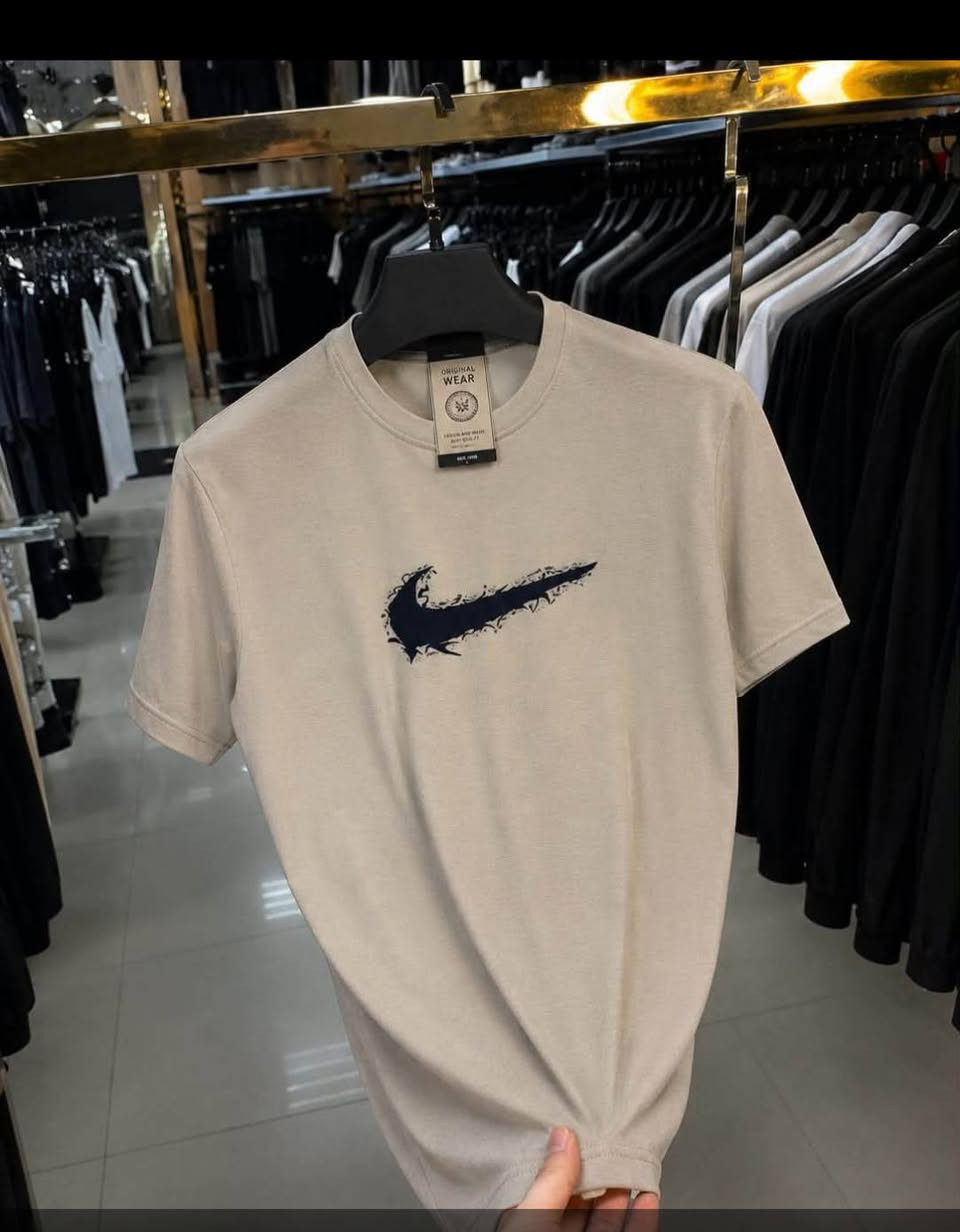 تخفيضات 🔥 🔥 🔥
تيشيرت خامه بارده فول ليكرا 
قياسات M L XL 2XL 
سعر القطعه 5 الاف
العنوان الديوانية حي الجزائر شارع المطاعم مقابيل صيدلية اللؤلؤة 
متوفر توصيل 
***********
***********
