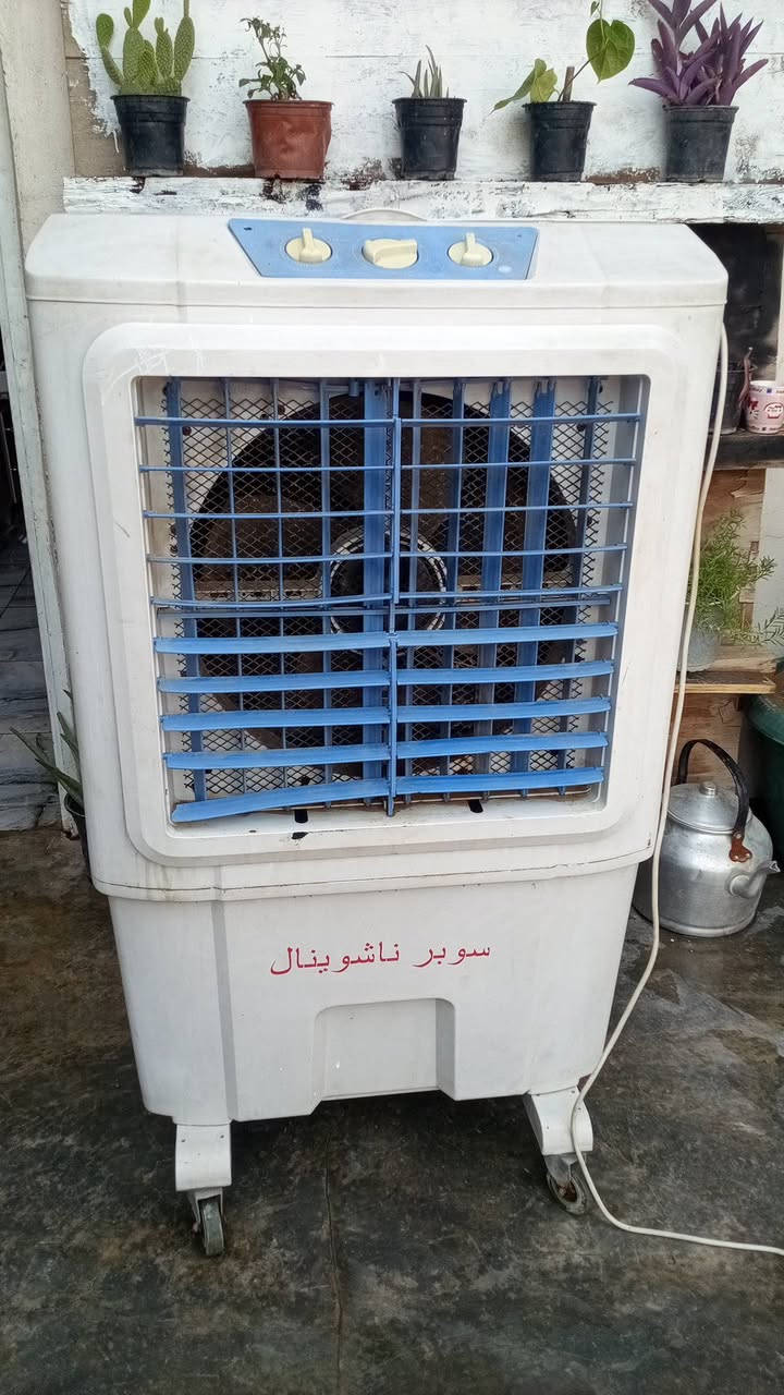 السلام عليكم ورحمه الله وبركاته/ كونفيرا شغاله  النوعيه الزينه موضحه هاي أمامكم للبيع سعرها ب 80 وبيها مجال الي يريدها يتواصل واتساب *********** أو يتصل
