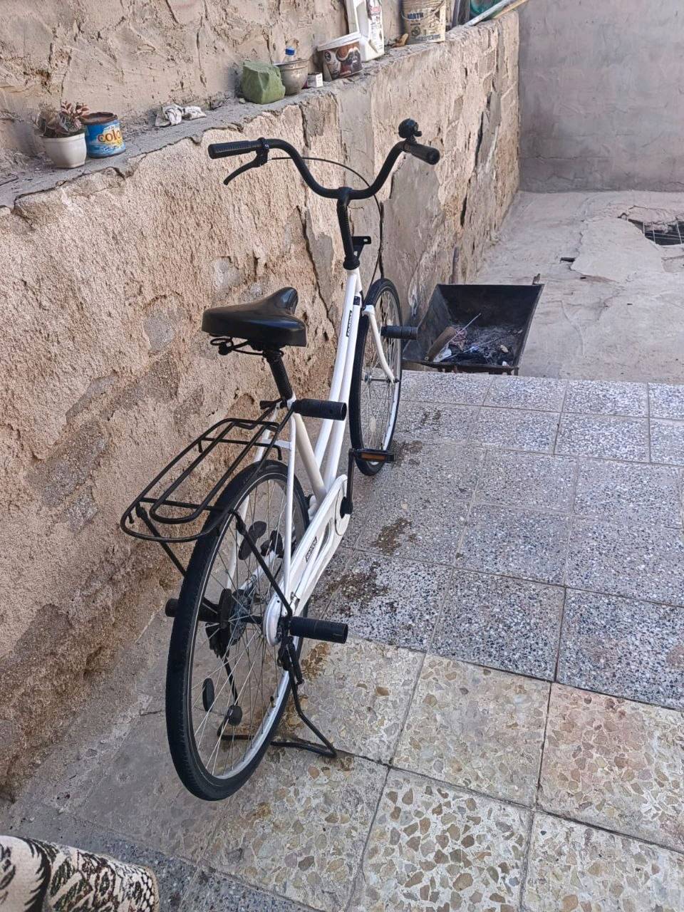 باسكل للبيع 100 قفل قفل قفل هاي 3 مرات مو واحد يجيني يكلي ها نزلي شويه