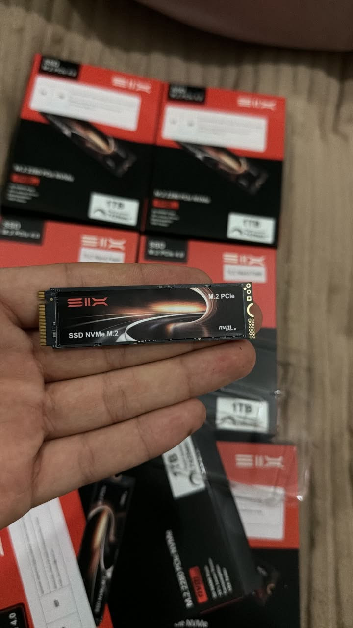 السلام عليكم اخوان 
ssd m.2 
الكل حجم 1 tb 
٥ نوع سرعه ٧،٤٠٠ هذا بسعر ١٥٥
٢ نوع سرعه ٣،٤٠٠  هذا بسعر ١٢٥
شلع سعر مختلف اكيد

