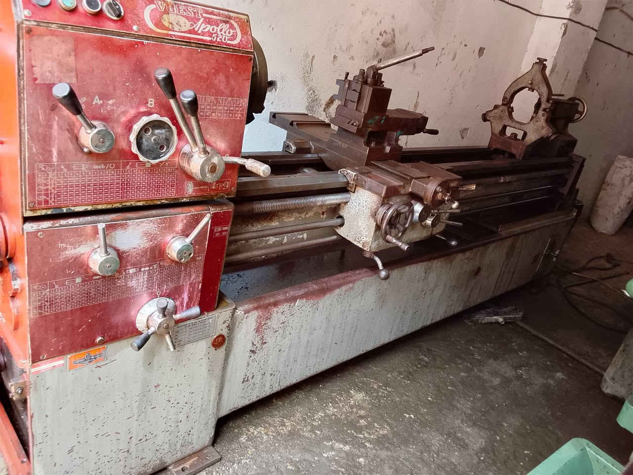 السلام عليكم تورنه نمساويه مترين 
للبيع 
عينه مربعه 
عينه مثله
ابراكيت عدد 1 
العنوان بغداد باب الشيخ اتصال على الرقم ***********
