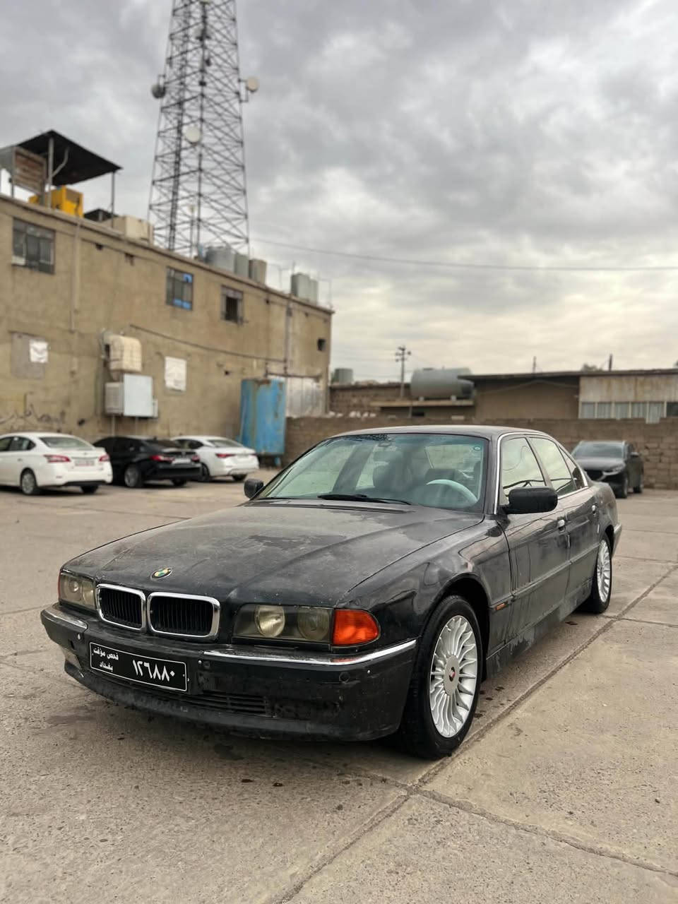 ٧٤٠ V8 • توماتيك • جلد وتكييف