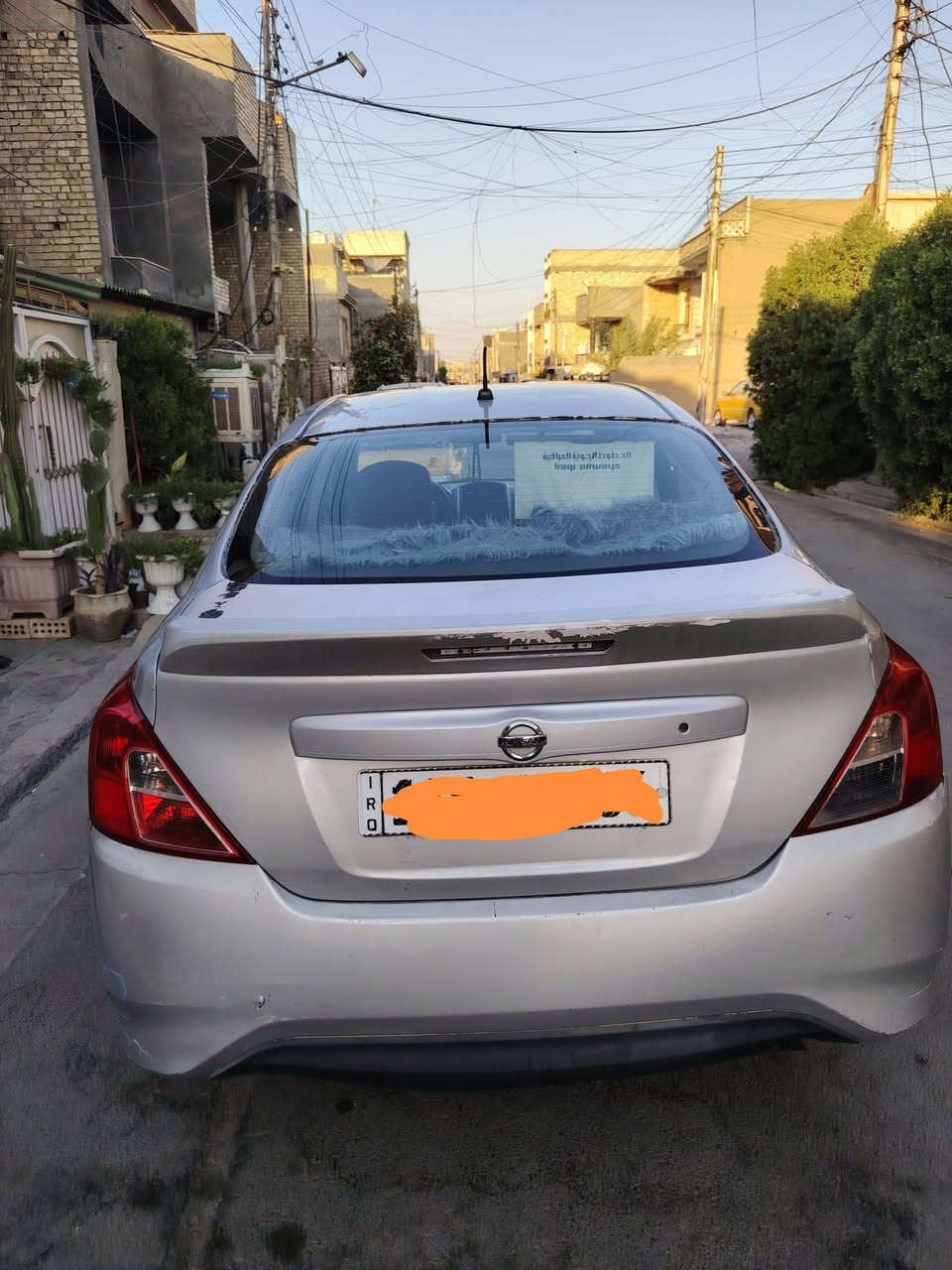السلام عليكم فيرسا ٢٠١٨ 
رقم بغداد نكليزي هزه  وتجديد سنويه قبل يومين سويتها كبل اسوي عقد مرور وتحويل.. كير مكينه تبريد صدر كله نضيف ، ضررها وارد امريكي ضربيها صندوق صبغ جاملغ وباب خلفي والجهه الأخرى بارد بالباب وصبغ بطرف داير الجاملغ ع كد شبر بجم كبس حتى الماء الاصلي مال راديتر بيها.. للبيع أو المراوس بصول ٢٠او فوك الفرق أقساط انطي.. السعر ٨٨ بيها مجال حك الجيه 
الرقم *********** بي وتساب..
المكان بغداد حي الجهاد
