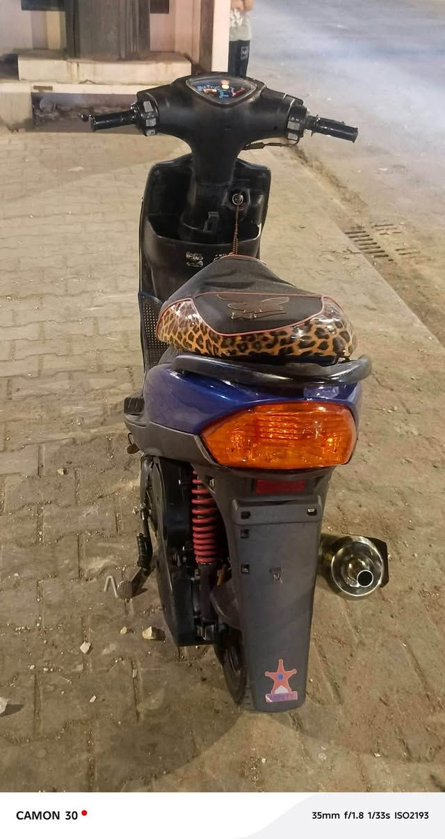 ماكس عدله كلشي شغال نكره سلف 650وبيه مجال للشراي رقمي ‭***********‬

نص مكتوب في الصور:
- CAMON 30  35mm f/1.8 1/33s ISO1472
- CAMON 30 35mm f/1.8 1/33s ISO1085
- CAMON 30 35mm f/1.8 1/33s ISO1300
- CAMON 30 23mm f/1.8 1/33s ISO1056
- CAMON 30 • 35mm f/1.8 1/33s ISO2193