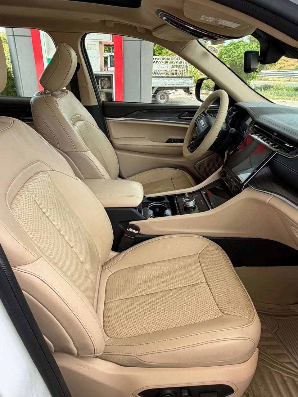 Jeep grand sheroke limited large

جیب لمیتید لارج ٢٠٢٢
شەریکە هارلم
بێ بۆیاغ بێ تەعدیل
٣٨ کم رۆیشتووە
گیر مەکینە بەشەرت
بەس بۆنیتەکەی کەمێک تەزرەی هەیە

واتساب 
***********

جیب لمیتید لارج ٢٠٢٢
شريكة هارلم
بدون صبغ بدون تعديل
٣٨ كم ماشي
شوية عالوب بل بنيت
باقي بشرط

واتساب 
***********
٣٥٠$ بی مجال شقلاوة, أربيل

نص مكتوب في الصور:
- 84 LTE 12:17 إرسال رسالة...