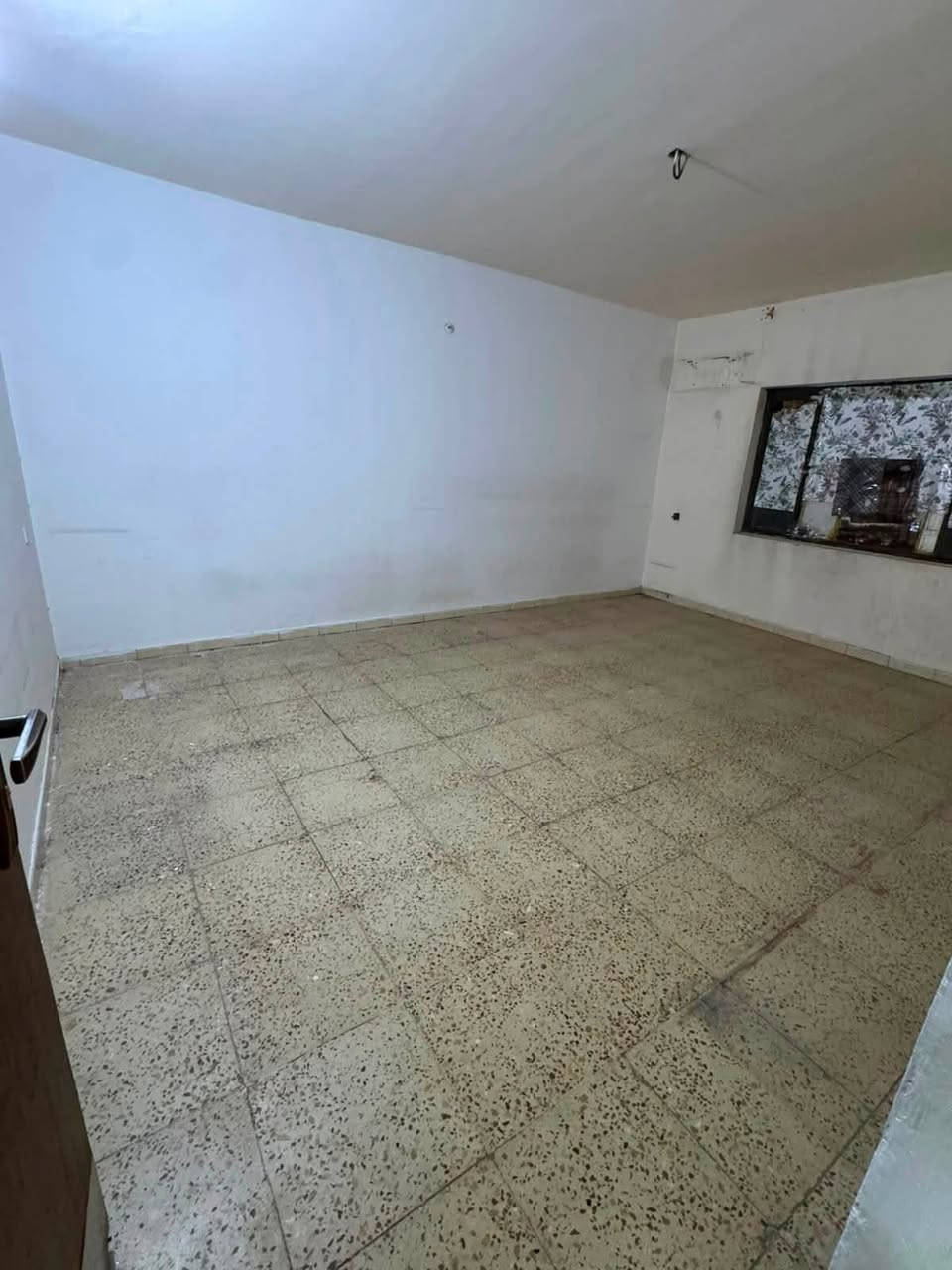 🏠 للإيجار في السيدية – مربع الضباط
مشتمل طابق أول بموقع مميز، يتكون من:
▫️ غرفتين نوم
▫️ صالة
▫️ مطبخ
▫️ خدمات صحية
▫️ مدخلين مستقلين مع عزل تام
▫️ سطحين خاصين

💰 الإيجار: 650 ألف قفل

للاستفسار والتفاصيل 📞
شركة العز العربية
***********

📍 السيدية – مربع الضباط
اختيارك الصحيح يبدأ من المكان الصحيح.
