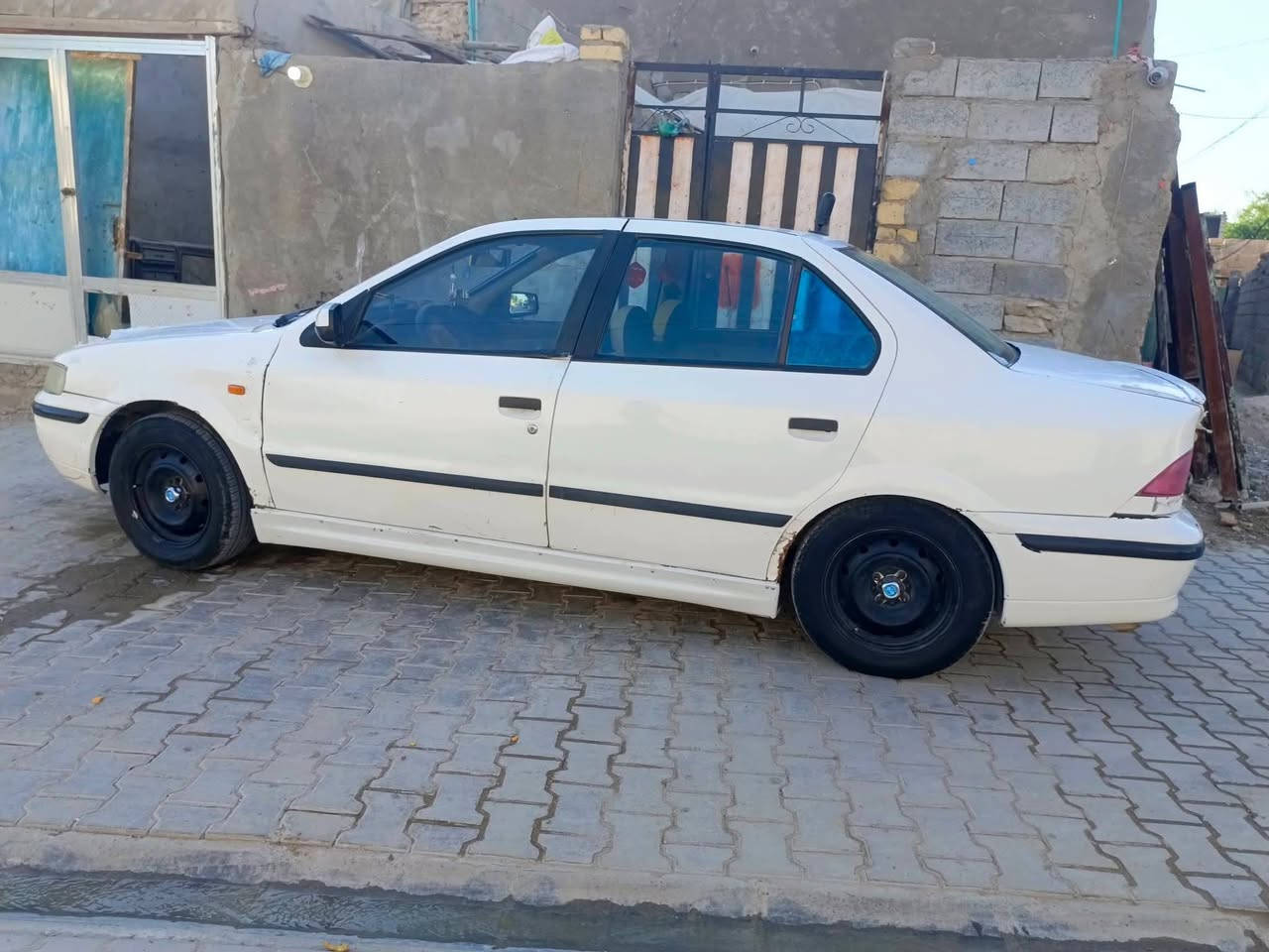 سمند للبيع موديل 12 رقمها انكليزي كير ومحرك مكفولات الكشر مامكفول من الطخات تحويل ثاني يوم 
تبريد شغال  العنوان نجف، الرضويه 
سعرها 36 وبيها مجال الاستفسار اتصل على الرقم او المراسله واتساب ***********،،،،، ***********
