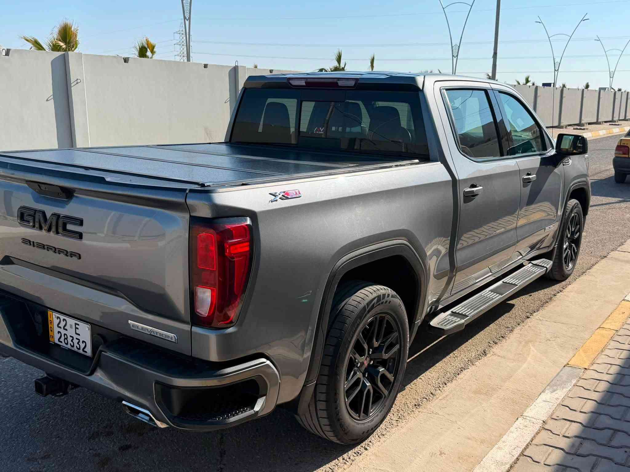للبيع جمسي سيرا 2021فول مواصفات. فور ويل باب طويل بدي قصير محرك 5300  حادث باب سايق بدون ارباك مكان السياره كربلاء السعر ٢٧٥ وبيها مجال بسيط    ***********. ***********
