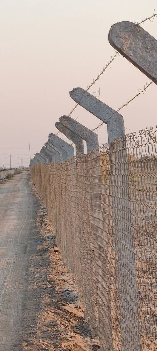 ارض زراعية للبيع سند 25 تحويل مباشر باسم المشتري يوجد دونمات وقطع حسب الطلب الارض ركن على شارعين تبعد عن الطريق العام 200م العنوان طريق الحمزة ديوانية بجانب بناية المطحنة متعددة الطوابق فرصة استثمارية لا صحاب المخازن  والمزارع المنطقة مفتوحة وموقع مميز لمزيد من المعلومات اتصل ***********
