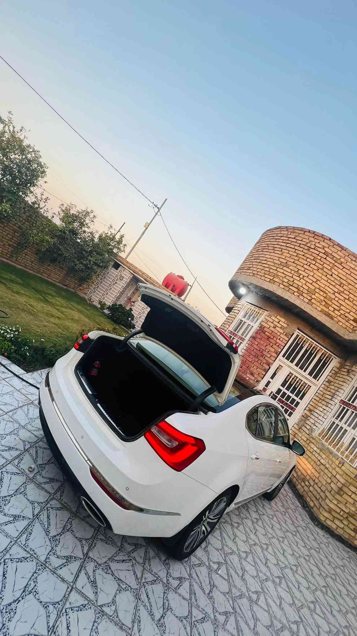 السلام عليكم كيا كادينزا ٢٠١٥ خليجي السياره جديده بمعنى الكلمه جاهزة من كلشي كير مكينه حداديه تخم تاير كله مكفول السياره سونارها مرفق جديد مسوي بيها قطعتين دبل كود وبيها داير الجاملغ الخلفي وبارد السياره جاهزة على اخر حبايه وفول ١/١ مايحتاج اذكر مواصفات الكادنزة الفول مكينة ٦ سلندر مامفتوحة بشرط السياره رقم اربيل الجديد تحويل مباشر او وكاله اني حاضر السياره بيها تبريد ثلج قطعتين ❄️ مكاني بابل سعر جدآ مناسب ١١٣ وبيها مجال قليل حك الجيه رقمي 
***********
***********
