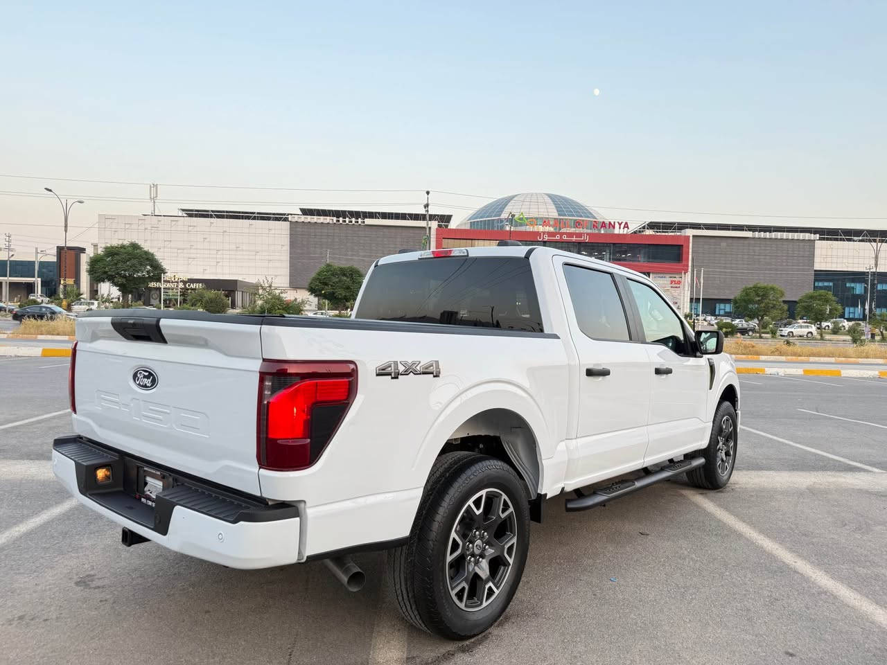 FORD 150 STX 2024
فۆرت F150 مۆدێل 2024 شکل گۆراو مواسەفات
STX
ڕەنگی سپی
مەکینە 8پستۆن
مواصفات 
:-گێچ ئەلیکترۆن
:-٤ کامێرە 
:-خەتی جادە
:-تەحدید سورحە 
:-ئاوێنە فۆتۆ
:- كاميرا 360 
:- 4✖️4 ( دبل اكسل ) 
:- شاشة گەوره 
:- لايت زينون 
:- رادار پێش و دوا 
:- رادار ئاوێنه 
:- حساس پێش ودوا 
:-برێك كاره با 
:- بروجكتر LED 
زۆر مواسەفاتی دیکە
تەنها ١ پەڵەی بۆنیتەکەی بۆیاخە بیناو بی ئیرباگ 2پارچەش گۆراوە بەبیلادی
گێر و مەکیەنەی بەشەرت 
هیچ کێشەیەکی تێدا نییە 
کاتی نەشکاوە ٣ مانگی لەگەل شوین رانیە نرخ 290 گەلا
***********
*********** شمشمل, السليمانية
