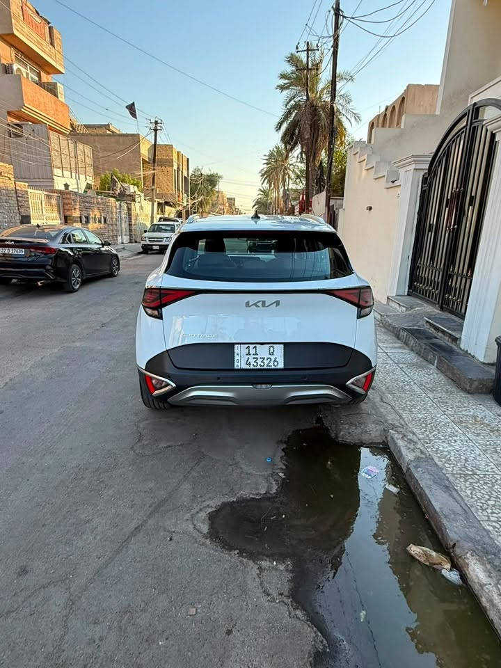 السلام عليكم للبيع كيا سبورتج خليجي موديل 2024 فول مواصفات واحد عل واحد عدا البنوراما كفاله عامه بصمه سايد بريك بصمة أبواب عداد الكتروني شحن لاسلكي  كشنات عسلي تدفه وتبريد كهرباء شاشه كاربلي قطعتين تبريد لايت وبك لايت الد تشغيل عن بعد حساسات اماميه وخلفيه ورادرات مري شفط محرك 2000 داخل عسلي رقم بغداد 
ضمان شركه دوليه 
ماشيه 51 الف 
مكان بغداد الجديدة نعيريه قرب فلكه رقم 10
 السعر 210وبي مجال
للاستفسار
***********
