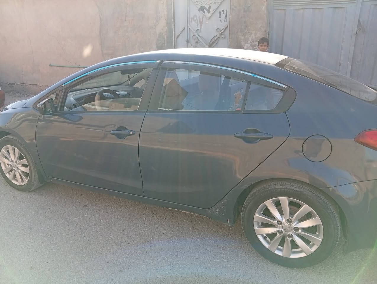 سيراتو موديل 14 باسمي سنويه ساقطه
وبيه حالوب 

كير ومكينه مكفولات مداور ثاني يوم تخم تاير تبريد بيه بارد بالباب قليل 

الشراي يتصل خاص ***********

او مراسله ع الواتساب
