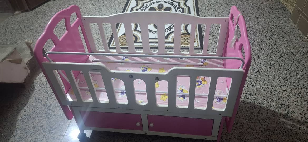 كاروك اطفال اخو جديد نضيف كلش حاجة بيت ماخذي 120. قفلة 40ربع ماينزل ابد مكاني ديوانية شارع سالم خاص او وتساب ***********. للعلم مضلوم من تصوير كلش نضيف وجبير
