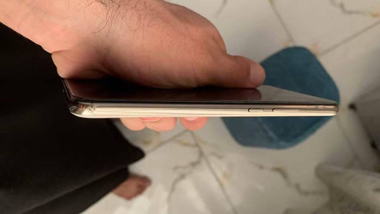 📱 للبيع: Realme 14 Pro+ – سعة 512GB
🔹 الذاكرة: 512GB
🔹 الرام: 12GB
🔹 الشاشة: AMOLED بحجم 6.77 إنش، دقة عالية ومعدل تحديث 120Hz
🔹 المعالج: Snapdragon 7s Gen 3 بوبجي موبايل 90 Fps
🔹 الكاميرا: خلفية ثلاثية بدقة عالية 50 +بورتريه حالهه حال الايفون واحلى  + كاميرا أمامية 32MP
🔹 البطارية: 6000mAh
🔹 الشحن: سريع 80W
🔹 النظام: Android 16

📌 حالة فطر قليل بضهر واني مغلفه يعني جهاز جديد لامفتوح ولامصلح لونه ابيض متغير لألوان 

📍 كارتونه +شاحن موجودات

💰 االسعر400}وبي مجال قليل رجائن لحد يكسر بالسعر الاجهزه كلهه معلكه والجديد معروف سعره وجهاز قوي
📞 للتواصل: خاص] المكان كربلاء، حي لعسكري ***********
