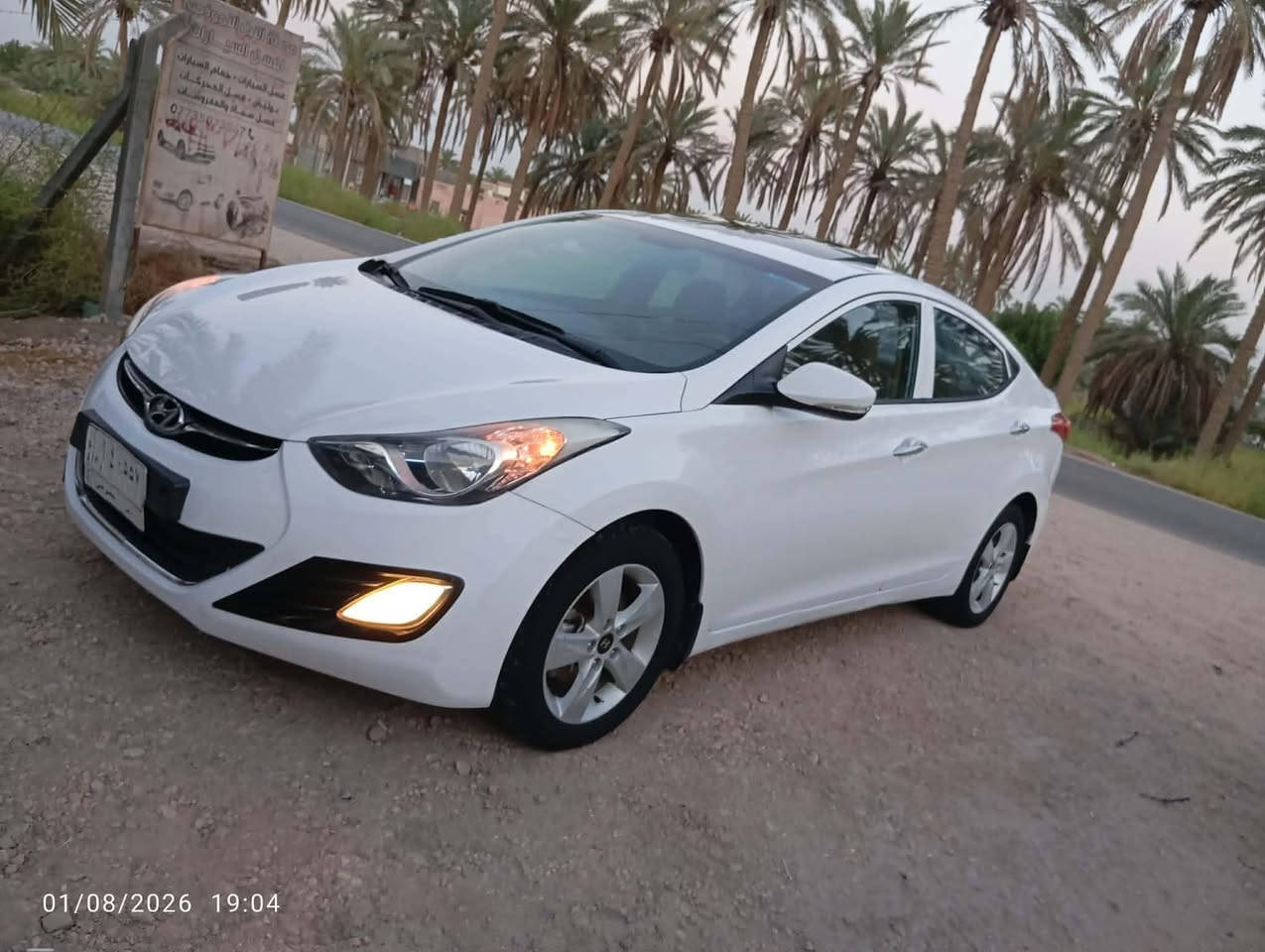 السلام عليكم النترا 2014
خليجي السياره 
بيه جاملغ امامي وبنيد بدون دواخل مبدلات شرط مال شركه السعر110 وبيه مجال بسيط
***********
