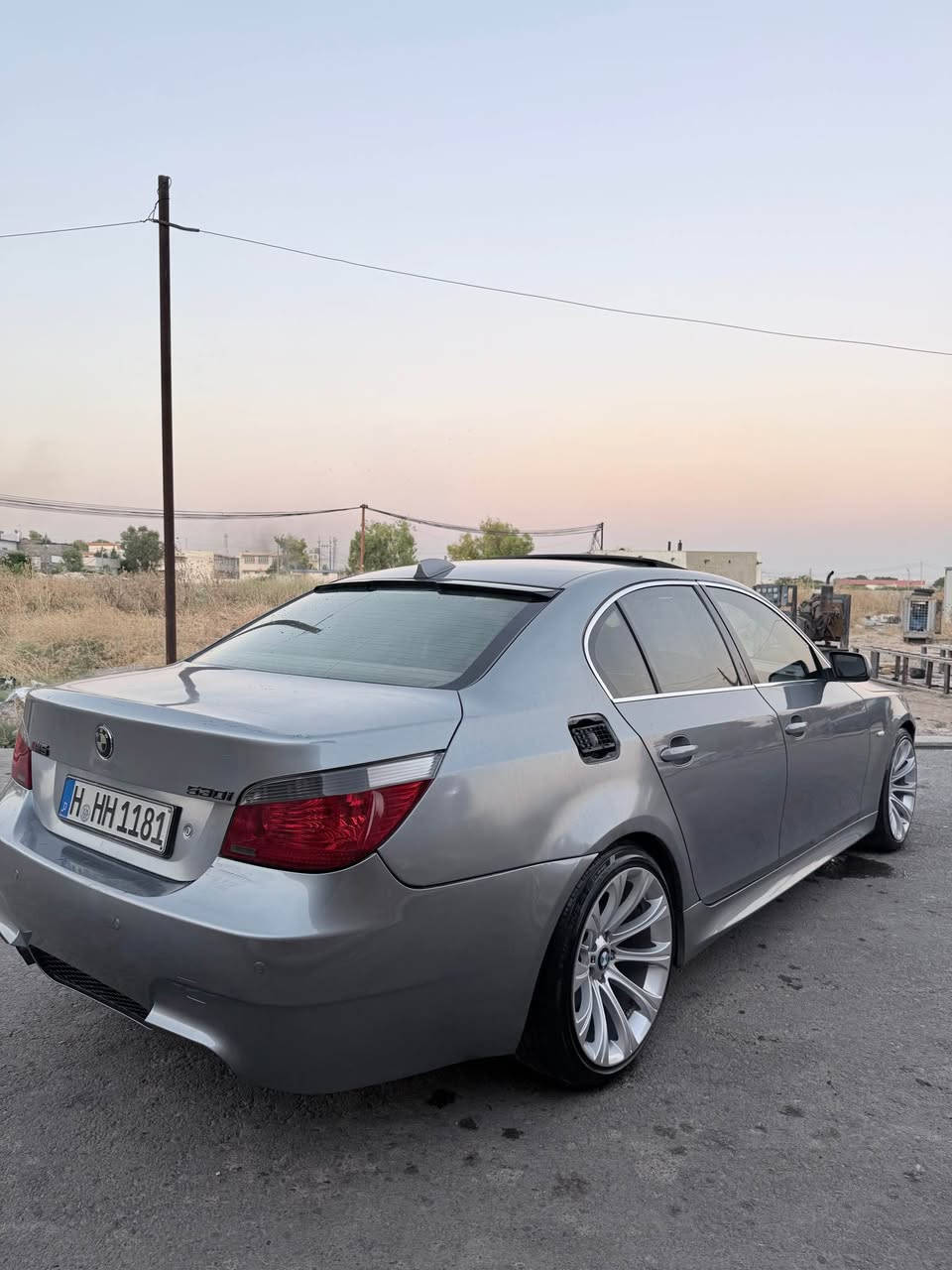Bmw E60جاوبرۆ 
مۆدێل 2005قەپات مواسەفات مەنەفێست ئەسلی خەرامە بەشەرت بێ لێدان عام نیە عیزام نیە 
٤تایەی ویلای نوێ لە ژێرە کارەبای بەشەرت گێر و مەکینە بەشەرت تەقەو رەقە بە شەرت تەبریت  سارد و گەرم بەشەرت لەگەل سویج  کوشین جلد و هیتەر کارەبای 24عەرکە ئاوێنە شەفت و کارەبای    
گۆرینەوەش دەکەم بەشتێک کە بەدلم بێت 
شوێن هه ولێر  سەحری 90  مەجالێکی برایانە 
ژەمارە  تەلەفۆن   *********** أربيل, العراق
