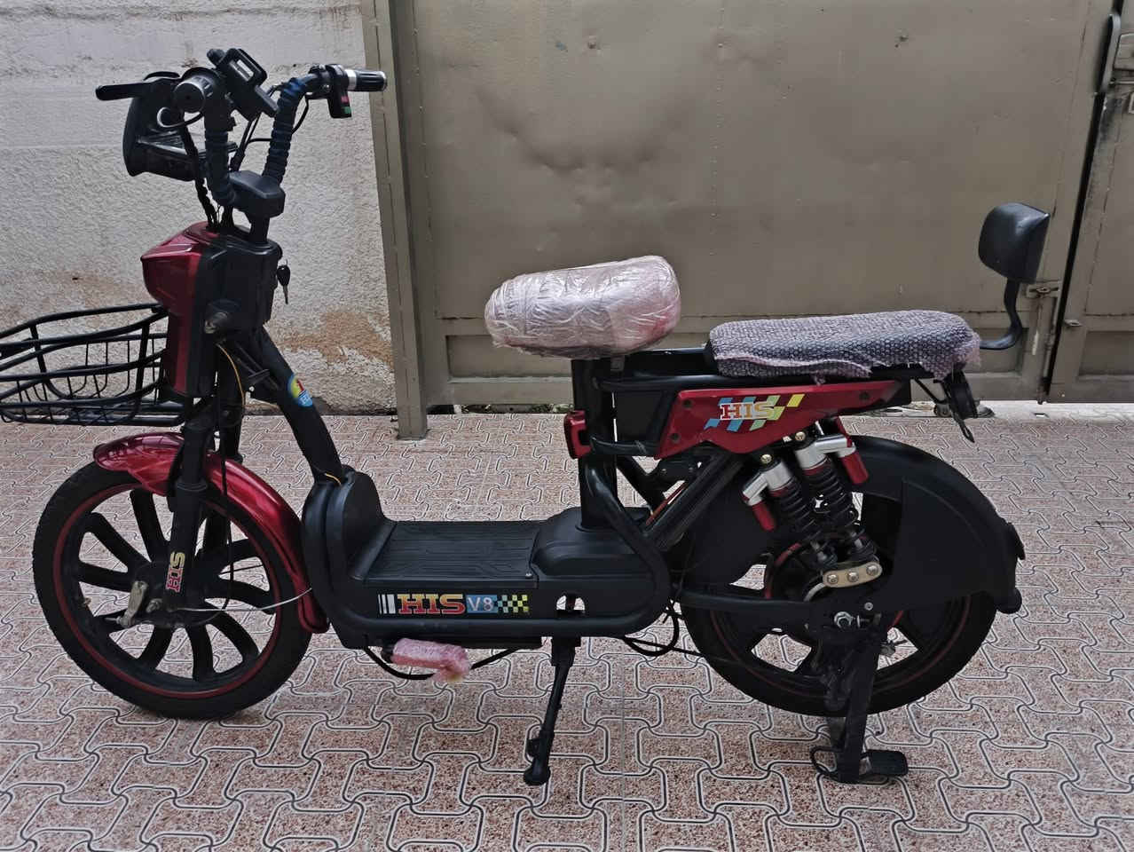 يا الله السلام عليكم دراجة 25 شحن 5 بطاريات نضاف خير من الله ستاند اشاير لايت بك لايت كلة شغال شاحنة جديدة بالكارتون نقص فقط شاشة بيهة قطع واير تقرة غلط تايرات نضاف السعر 240 وبيهة مجال عنواني بعقوبة التحرير ***********
