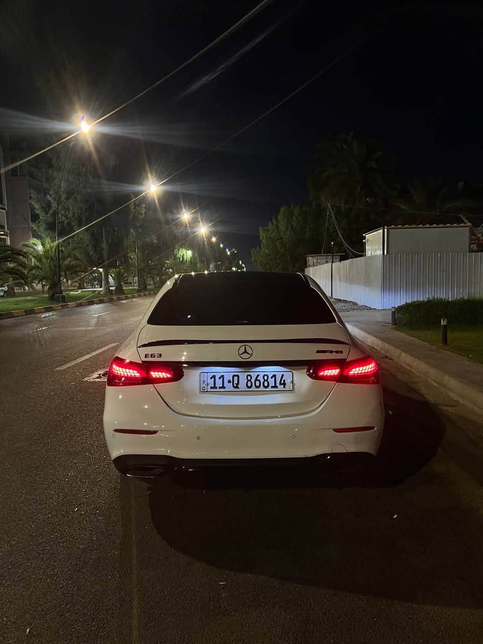مرسيدس E350 • ٢٠٢٢ • حاد خلفي