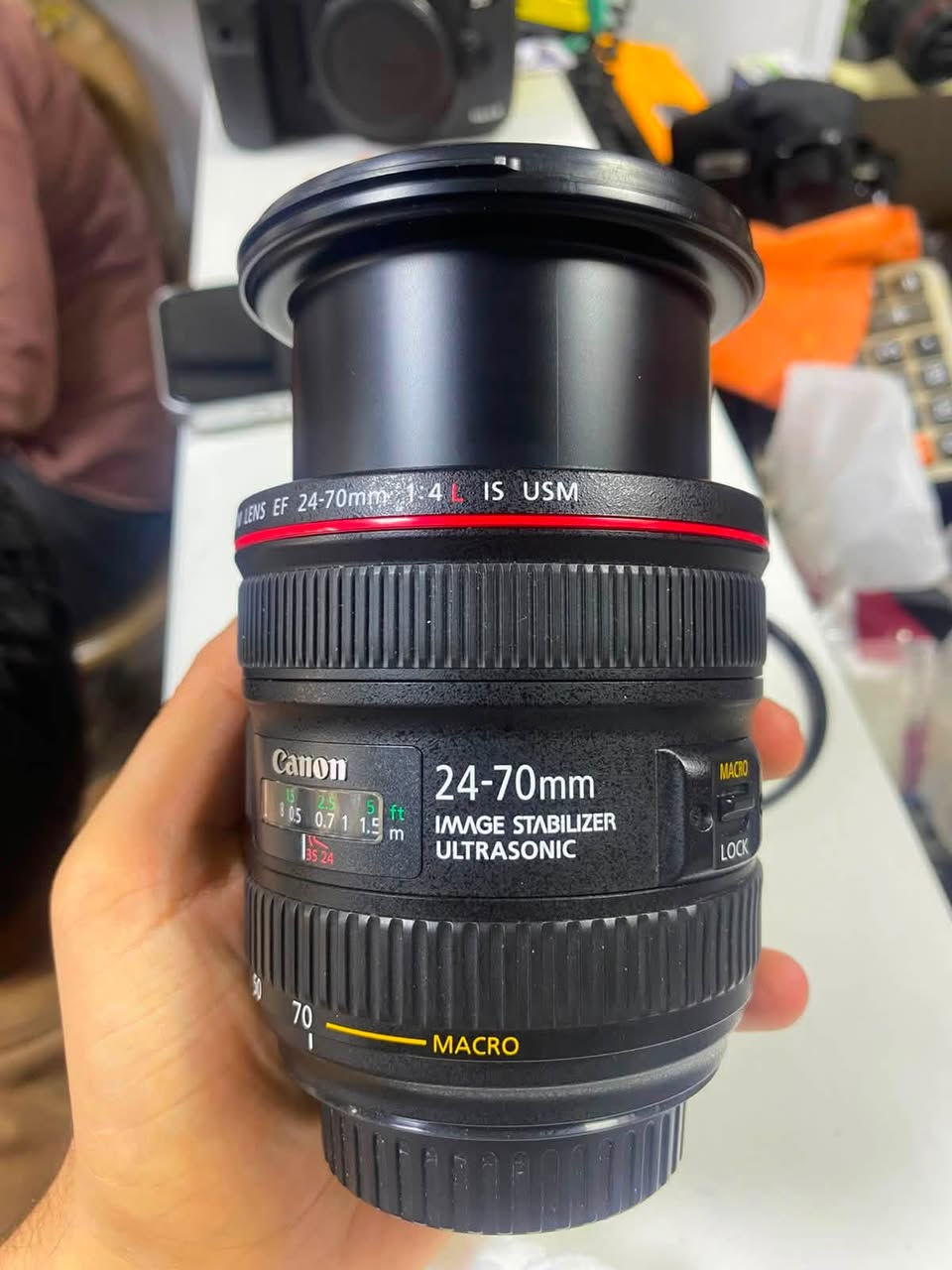 📸 Canon EF 24-70mm F/4L IS USM – مستعملة بحالة ممتازة

عدسة عملية ومتعددة الاستخدامات، تجمع بين الزوم المرن وجودة سلسلة L الاحترافية من Canon. خيار ممتاز للمصور اللي يريد عدسة يعتمد عليها بأكثر من نوع تصوير. 🔥

✨ المواصفات:

* 🔭 البعد البؤري: 24–70mm
* 💡 فتحة العدسة: F/4
* 🛡️ تثبيت صورة بصري IS
* ⚡ محرك تركيز USM
* 🔴 من فئة Canon L
* 📷 متوافقة مع كامرات Canon بنظام EF
* 🔍 تحتوي على وضع Macro للتصوير القريب
* 🎯 مناسبة للبورتريه، المناسبات، السفر، والـ Landscape

✅ مستعملة ونظيفة جدًا
✅ فحص وتجربة قبل الشراء

📍 بغداد – باب الشرقي مقابل حديقة الأمة
📞 ***********
