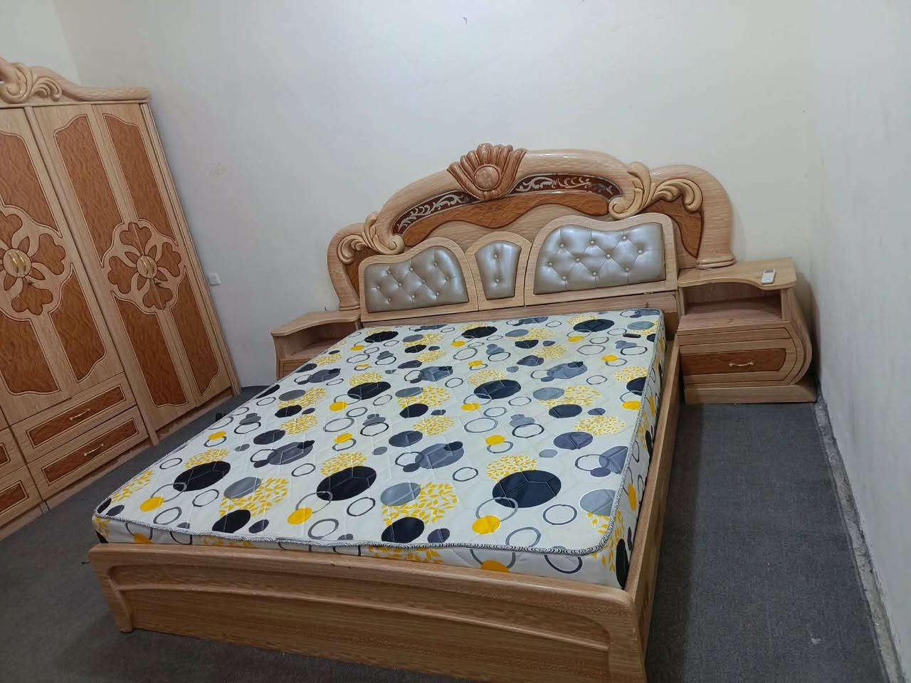 غرفه مستعمله. للبيع مستعجل قيم واخذ. تواصل واستفسار اكثر تصال ع رقم *********** مكاني كربلاء حي الحسين
