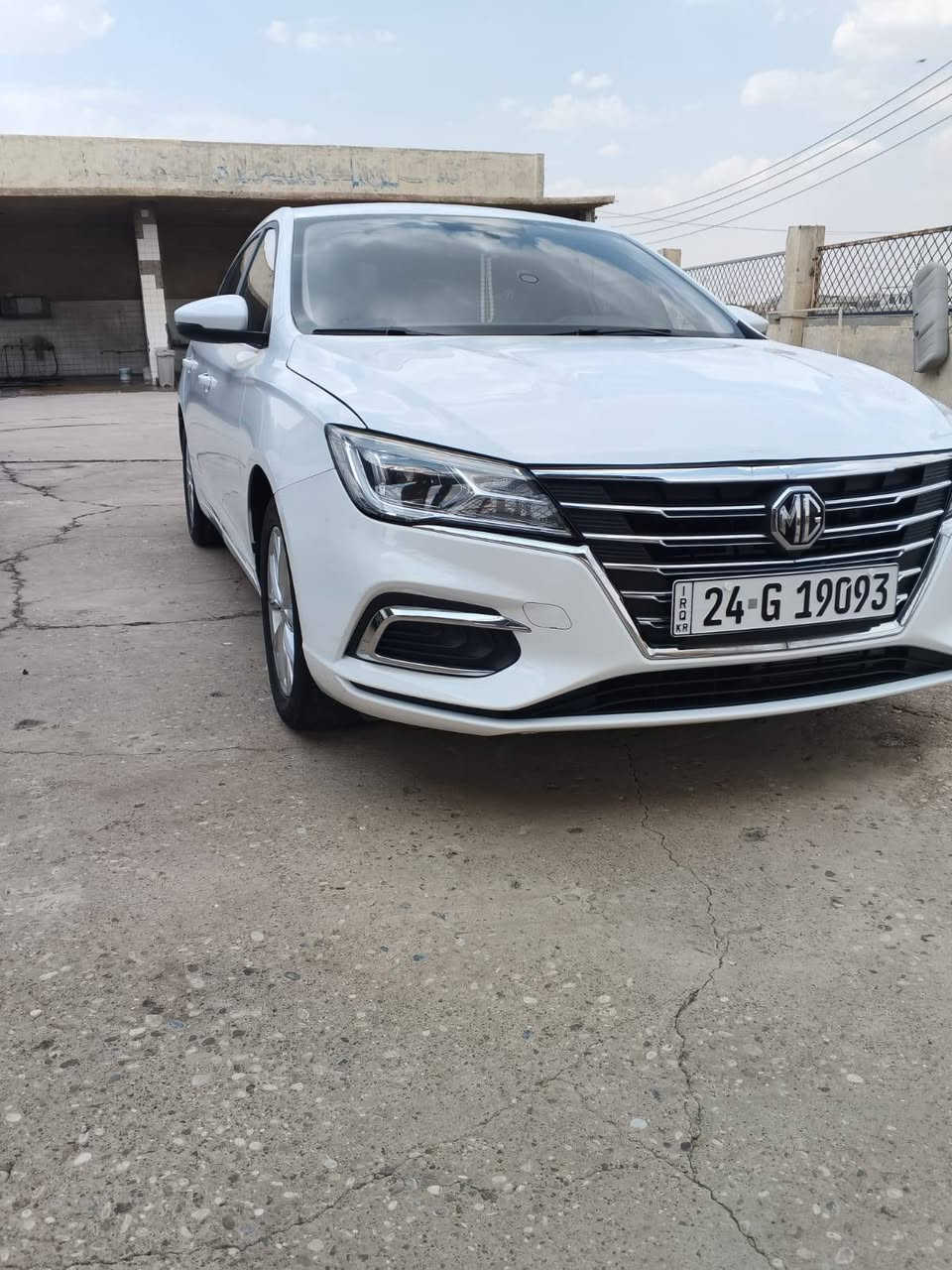 سلام عليكم 
mg5 2021
سيارة بدون صبغ 
بيها تلقيط pdr بسيط جدا 
تحكمات ستيرن صفحتين
 كروز سرعة 
كامرة 
شاشة كبيرة تبريد وتحكمات 
حساسات خلفية 
بصمة تشغيل 
شاشة صغيرة بلدشبول 
لايت زينول 
ممشة ٥٩ الف 
السعر ٩٥ وبيها مجال بسيط 
التواصل على الرقم فقط 
***********
