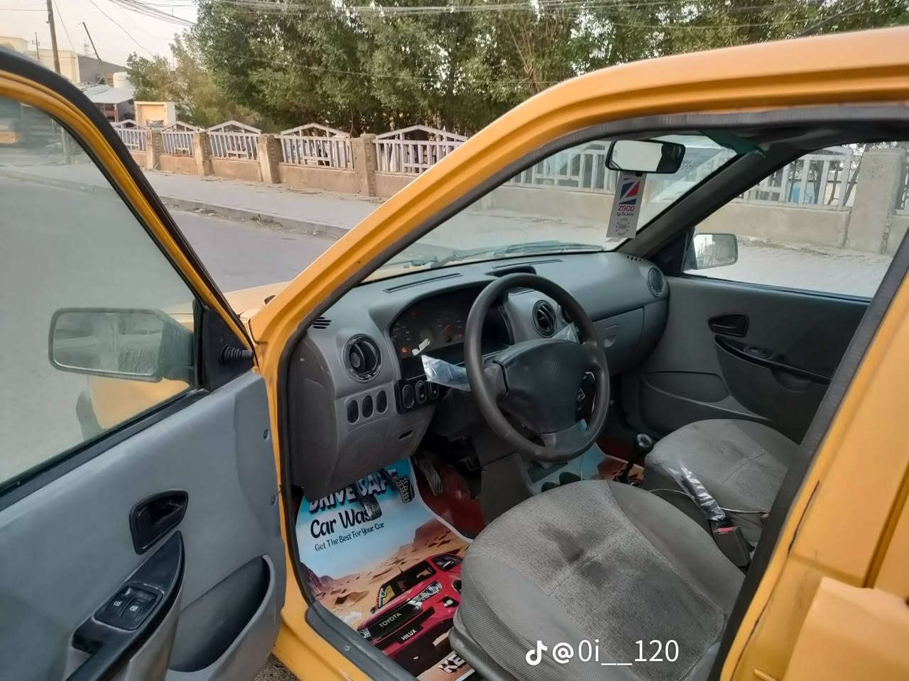 السلام عليكم شباب اليوم عندي سياره سايبه للبيع سياره بيها بنين وباب مبدلات باقه سياره كفاله عامه سياره 2015 سعر 17 ورقه مال واحد محتاج عنده عمليه الرقم‏‪***********‬‏
