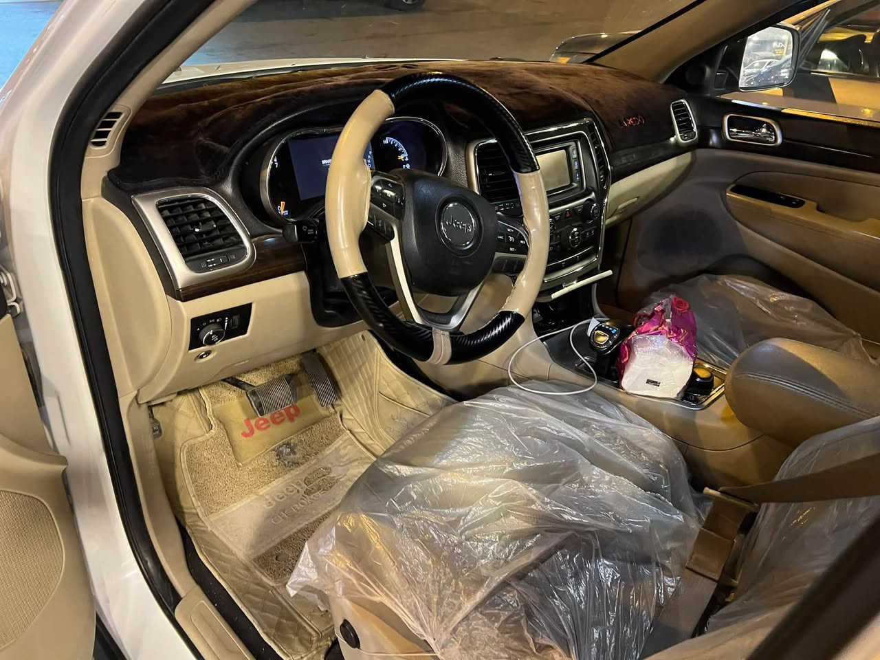 جيب لاريدو خليجي  رقم بغداد بيه باب بدل  بلادي. ماشيه 140جديده سياره  مكان الفلوجه الانبار  السعر ***********
